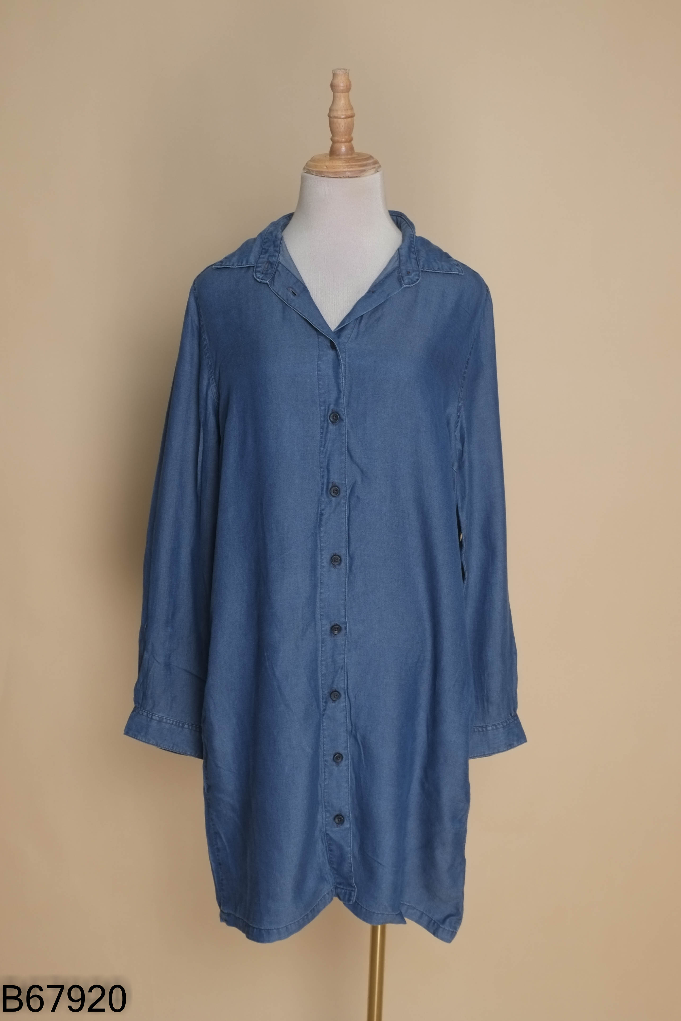 Váy UNIQLO xanh dáng suông
