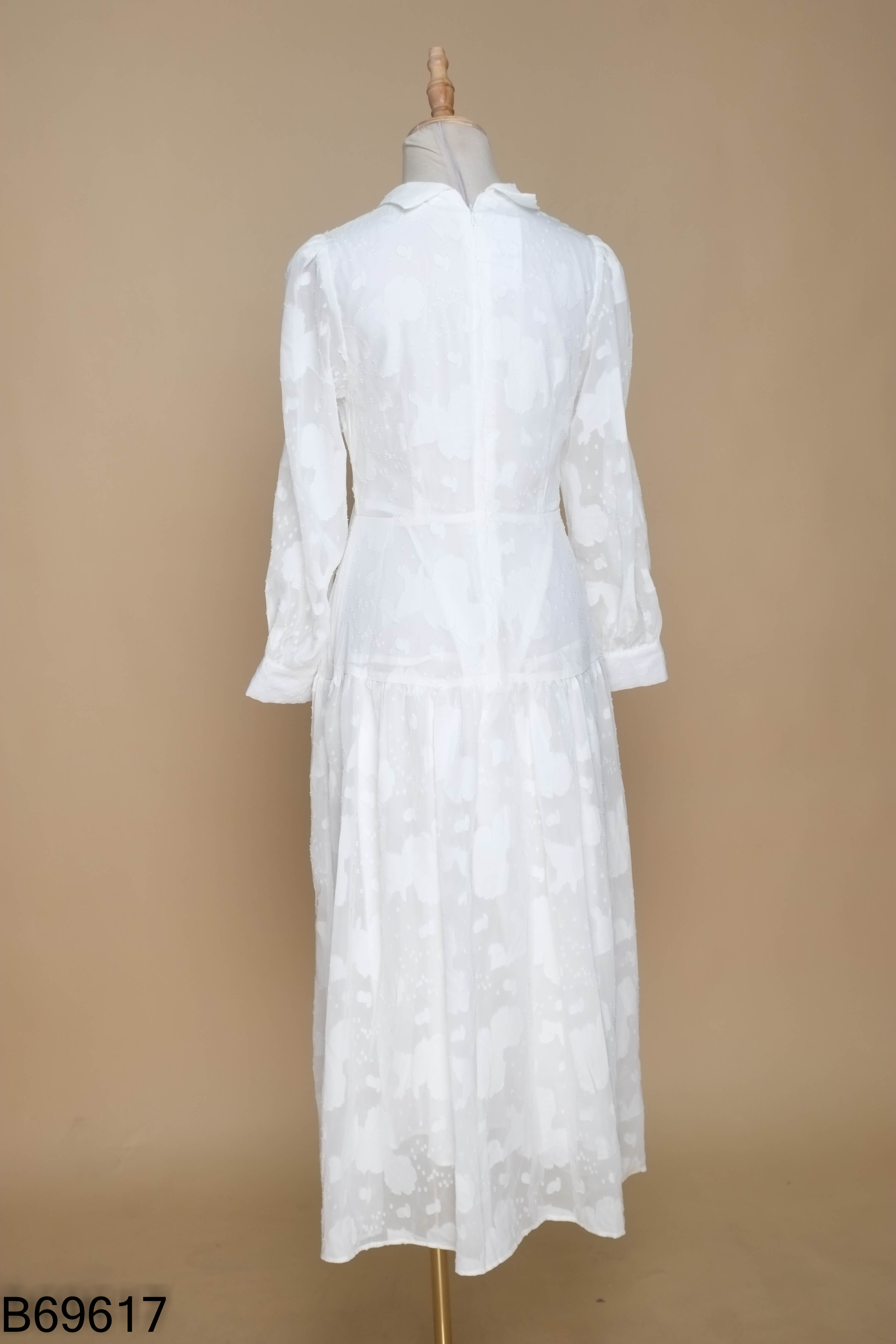 Váy babydoll trắng phối nơ