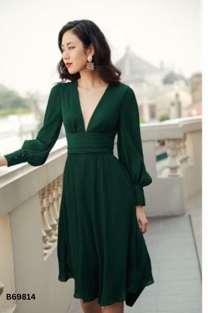 Váy NYM STORE xanh dập ly