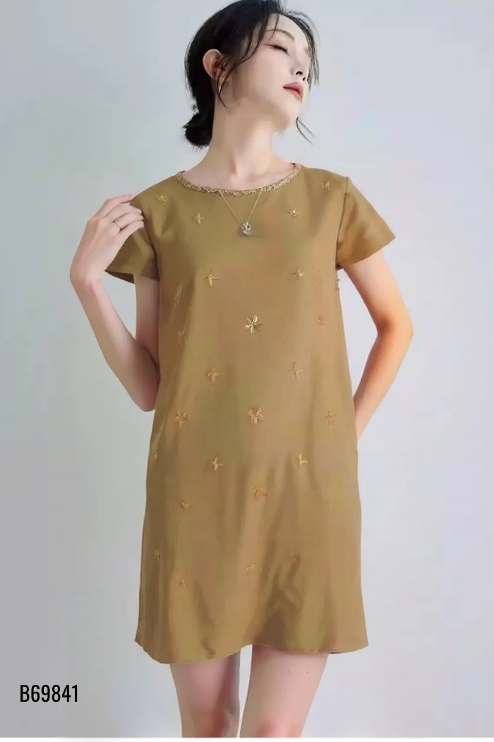 Váy GS nâu suông đính hạt