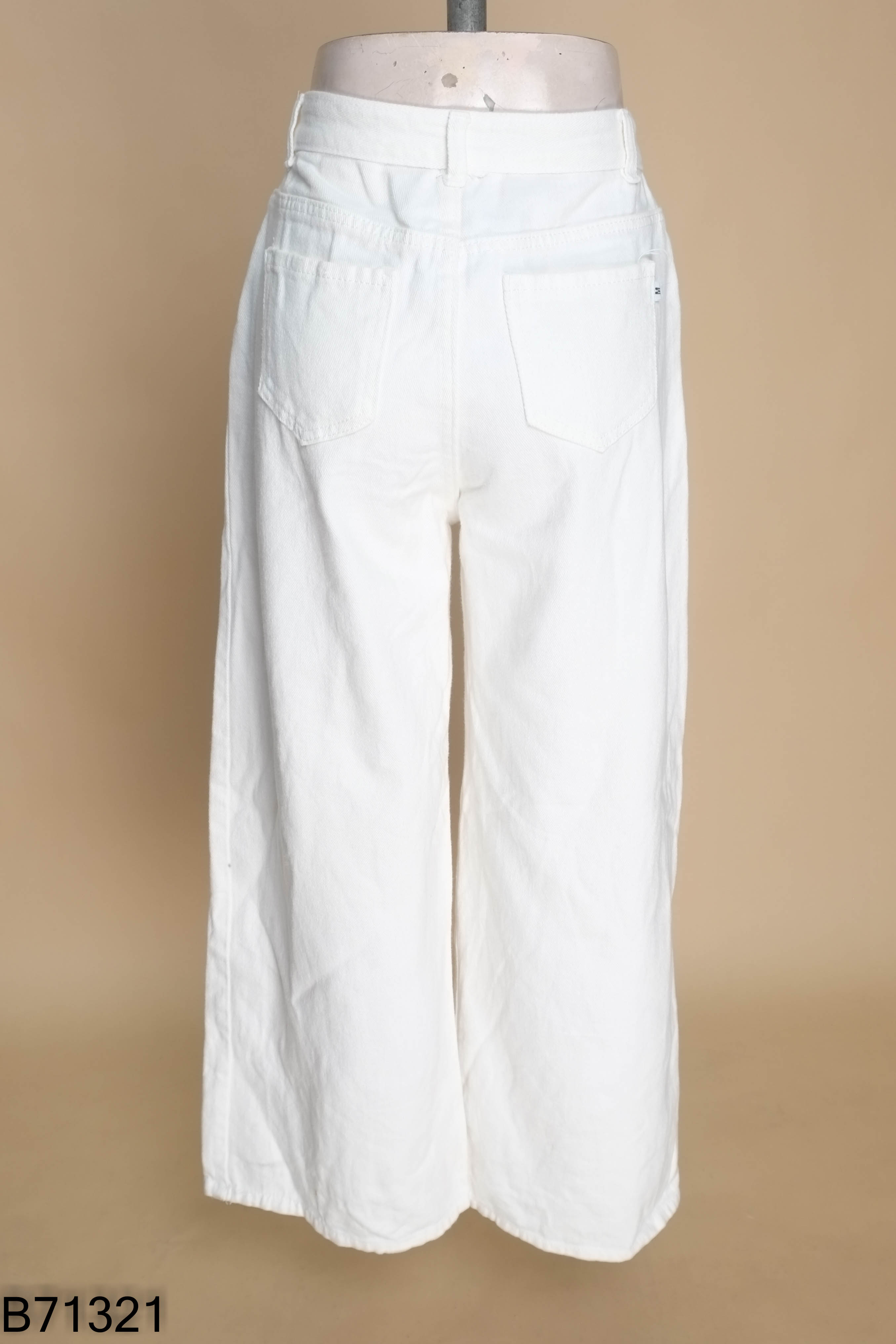 Quần jeans trắng ống rộng