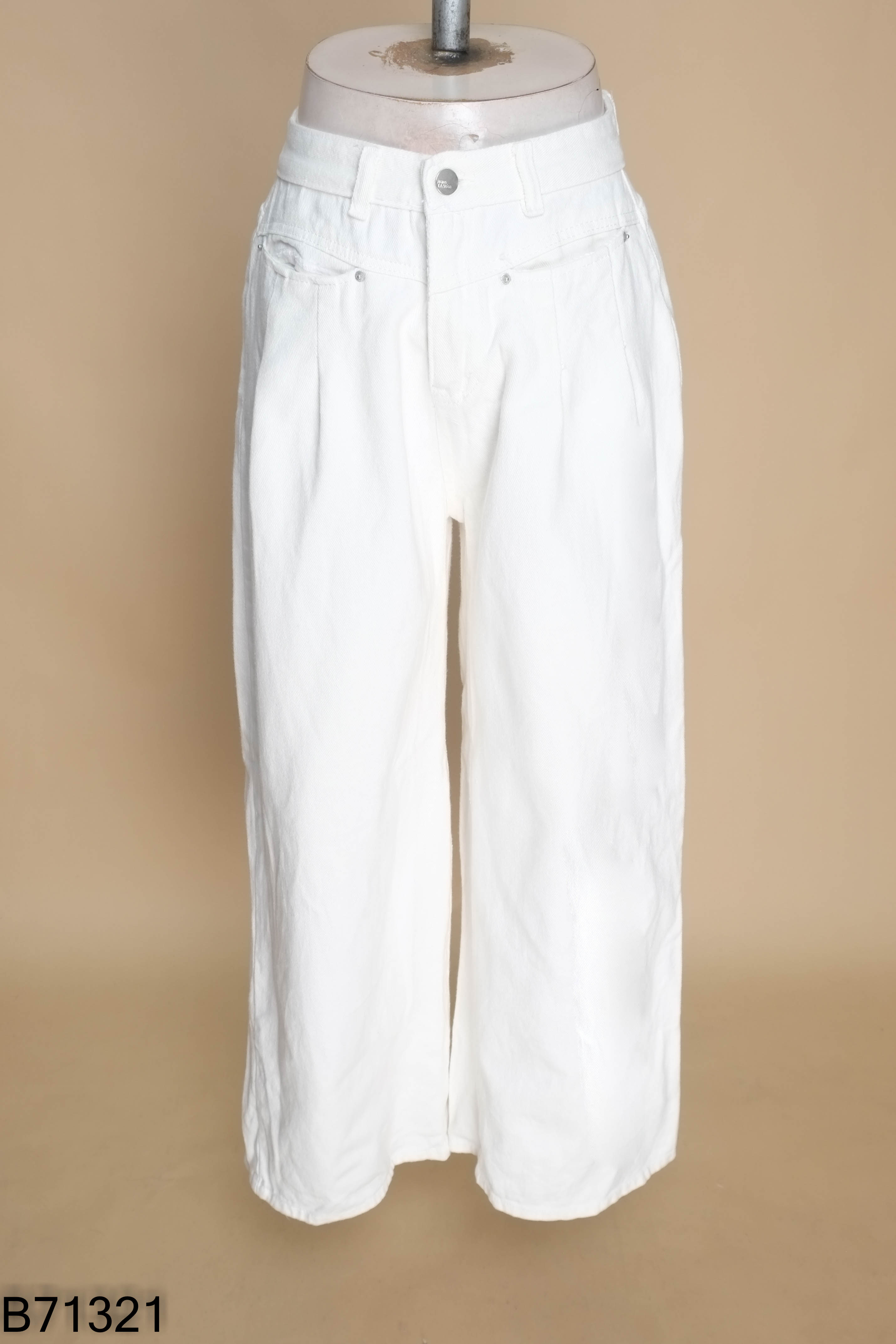 Quần jeans trắng ống rộng