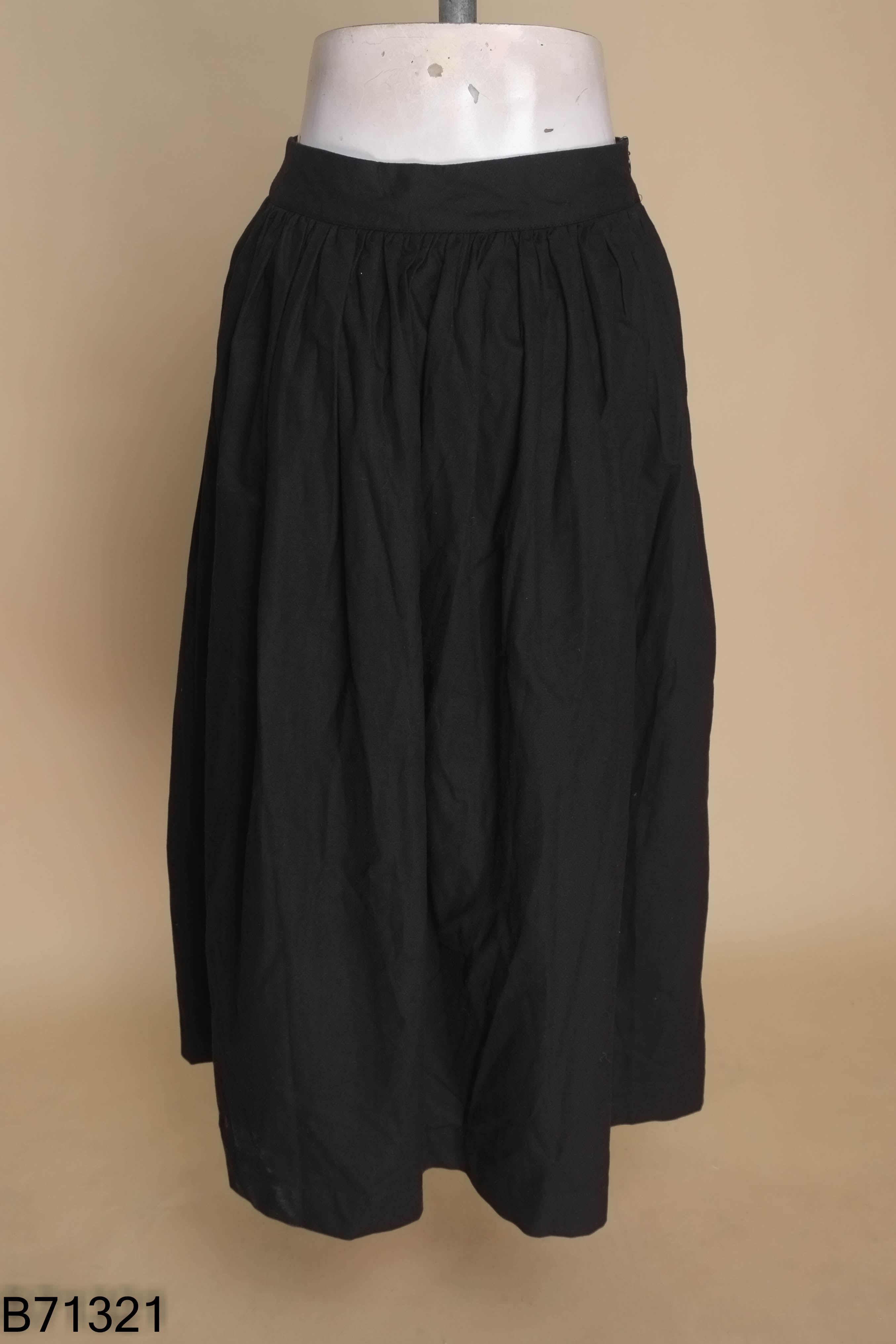 Chân váy BBSTORE'S linen đen