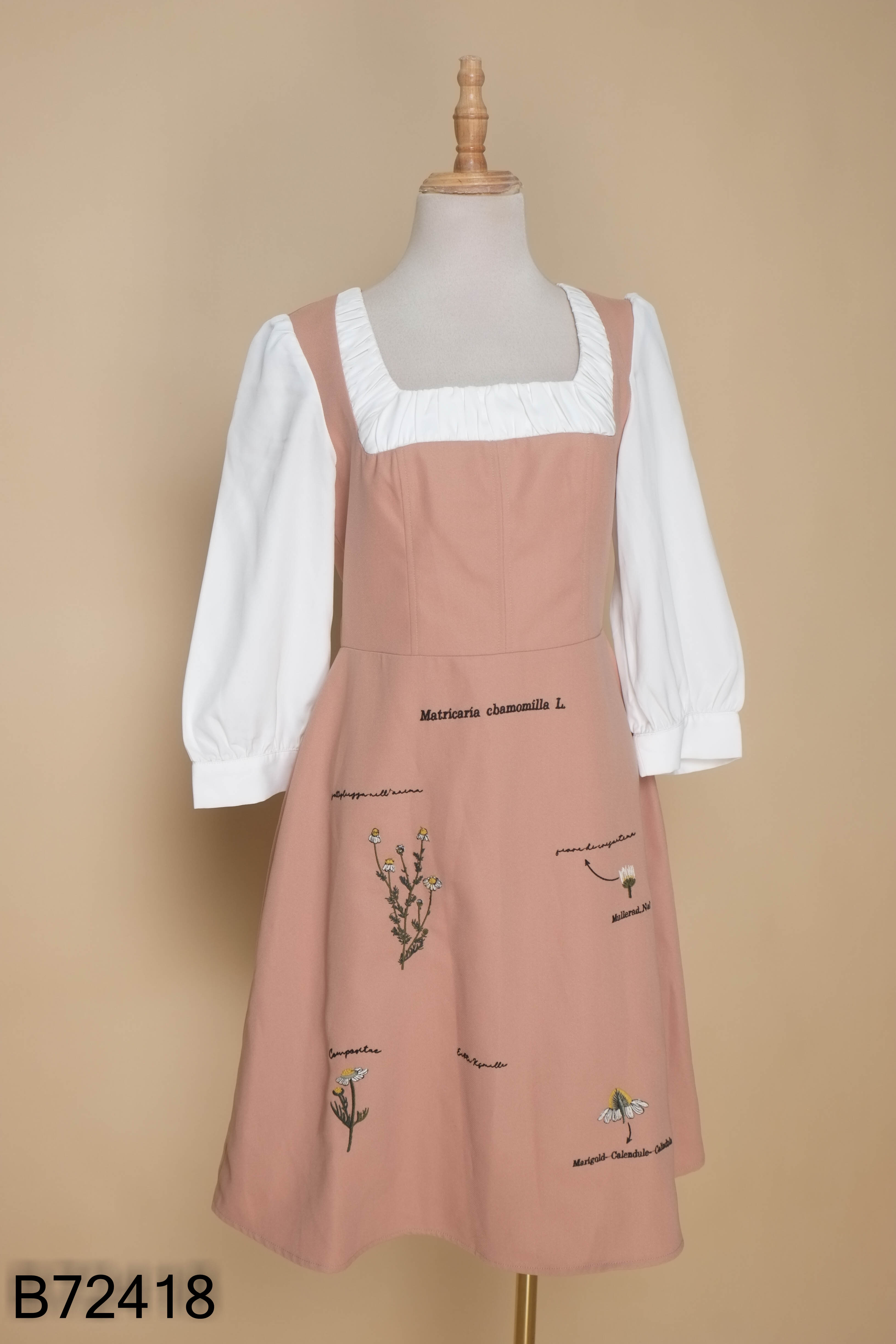Váy be ADORE DRESS phối viền trắng thêu chữ