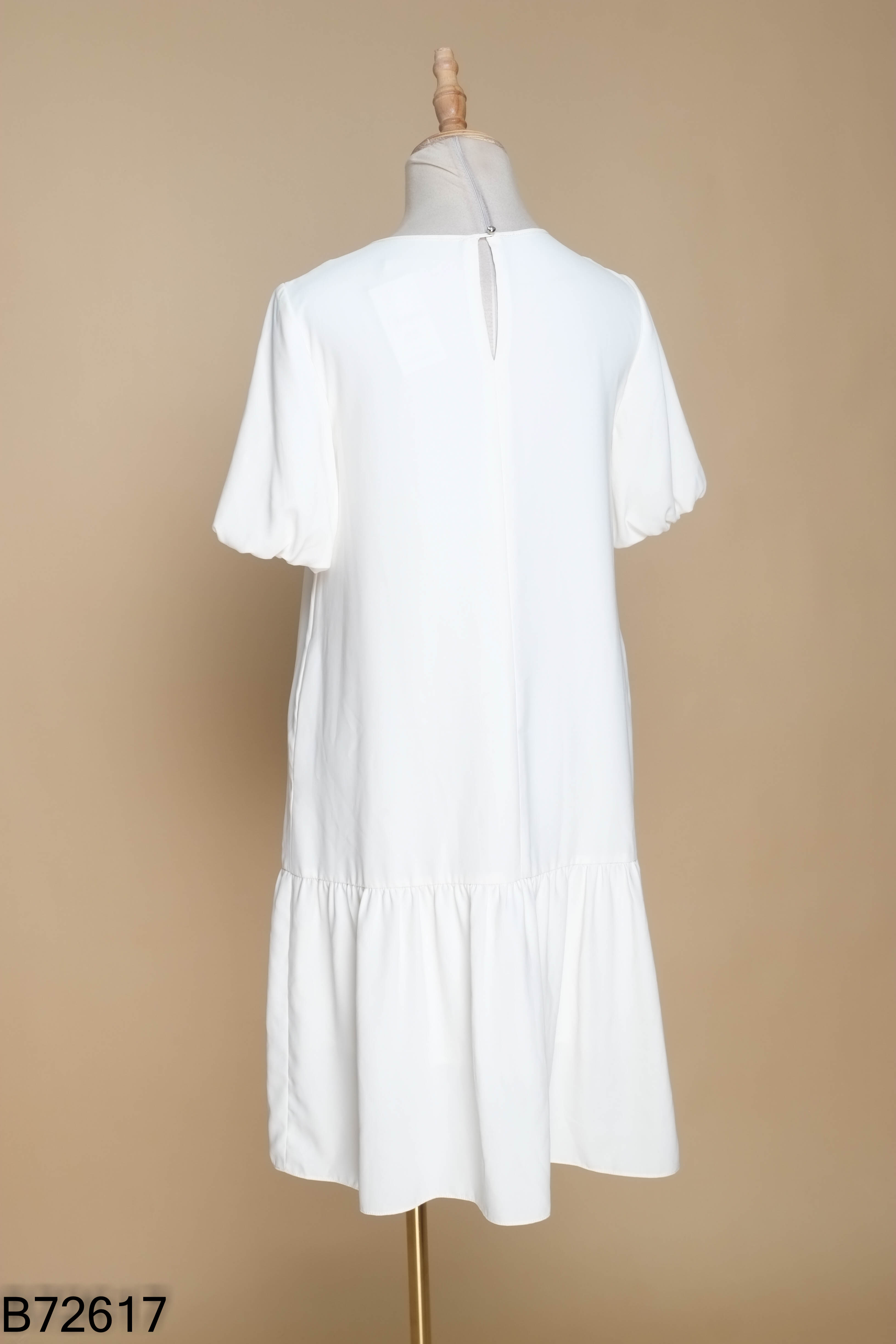 Váy babydoll trắng FIONA ren cổ