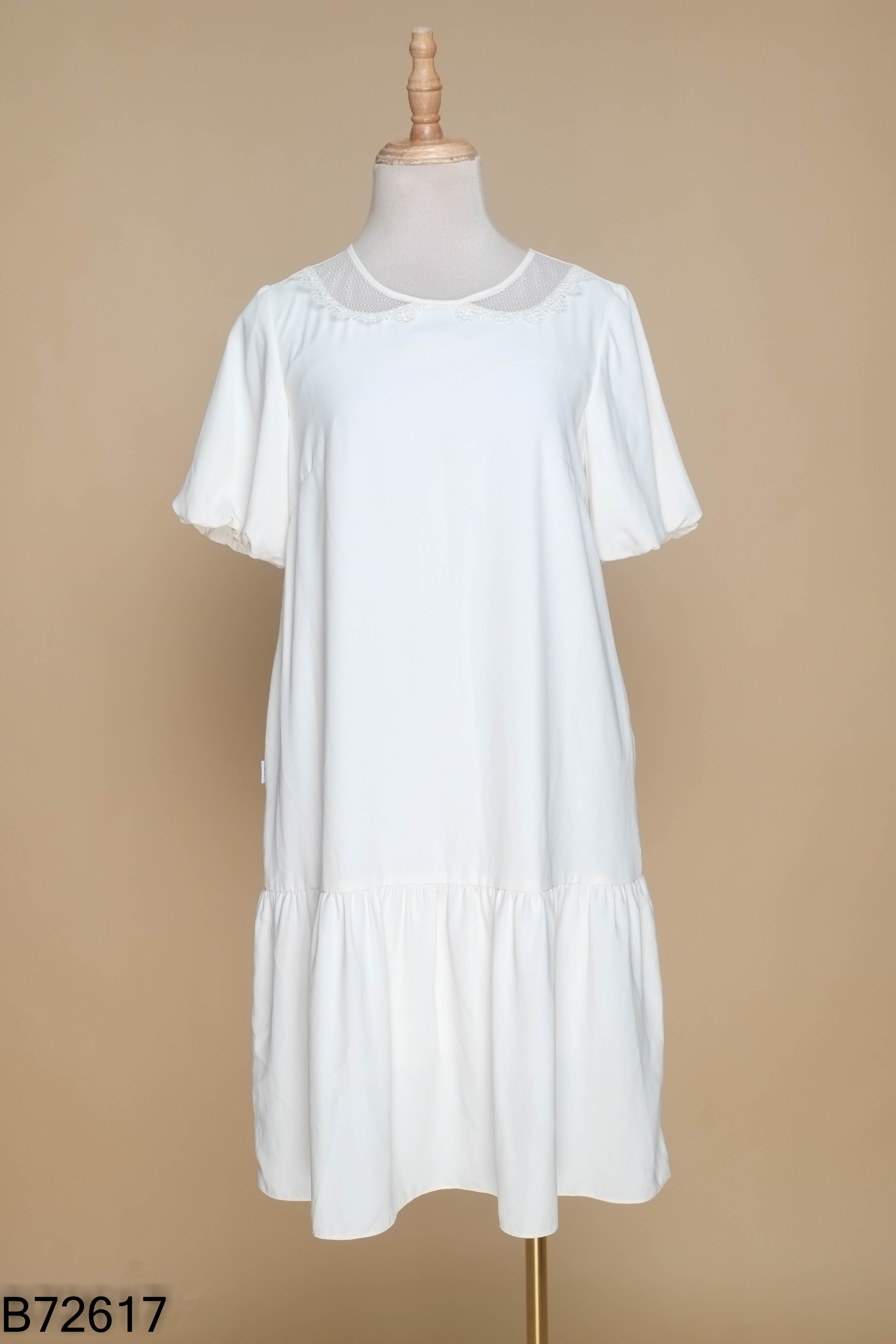 Váy babydoll trắng FIONA ren cổ