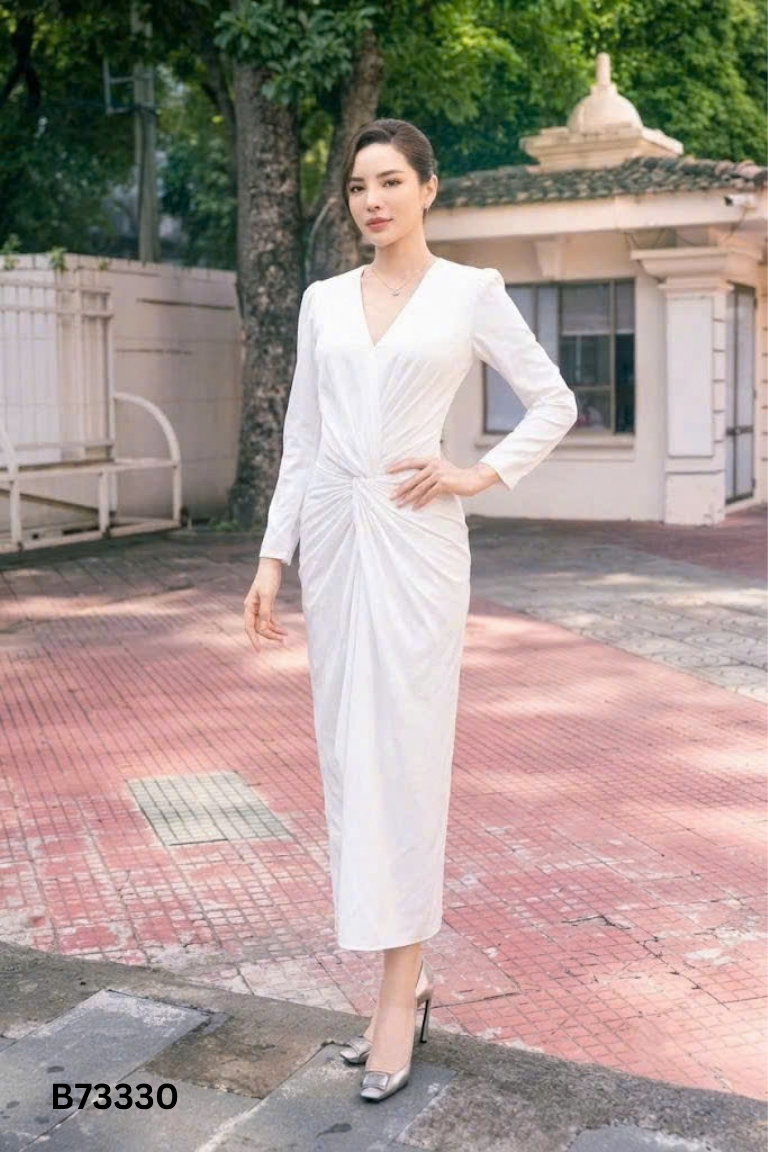 Váy lụa be xoắn ngực