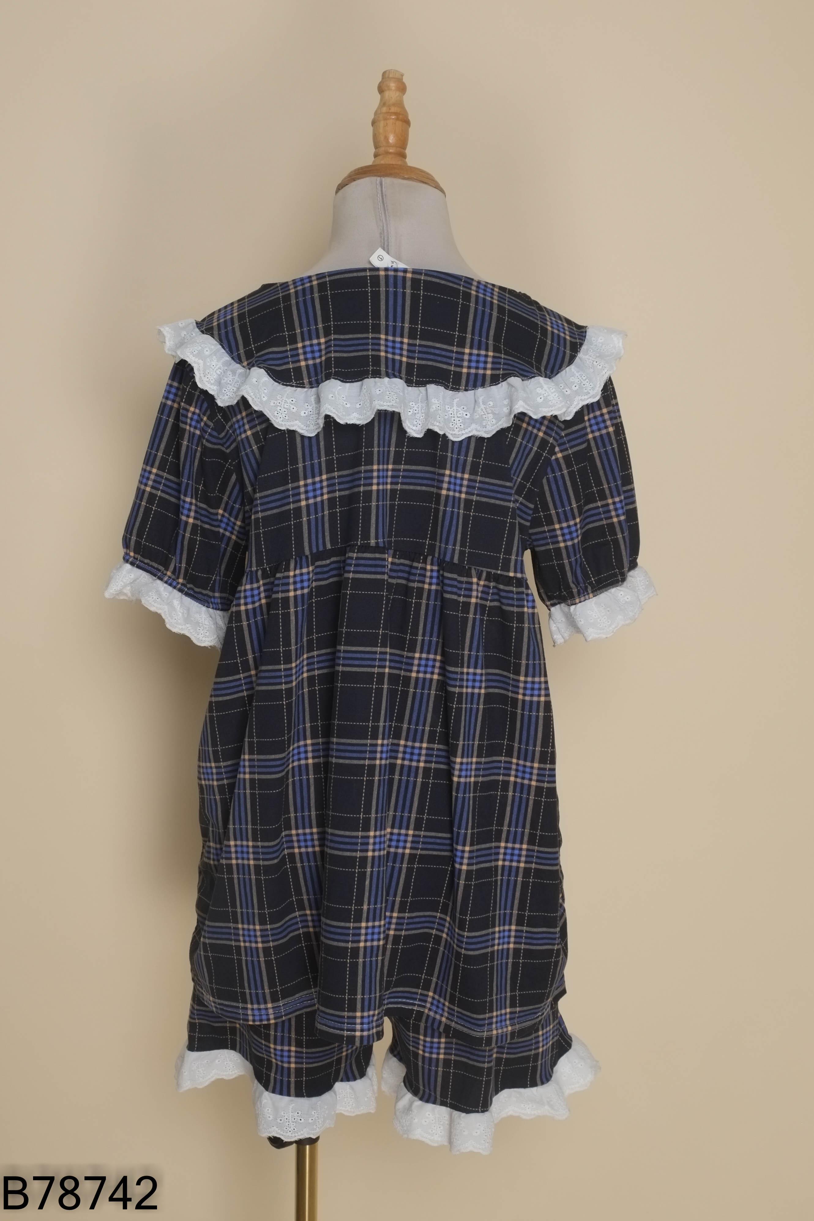 Set áo + quần short đen caro