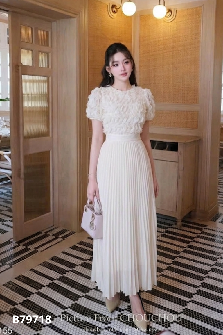 Váy be dài xếp ly