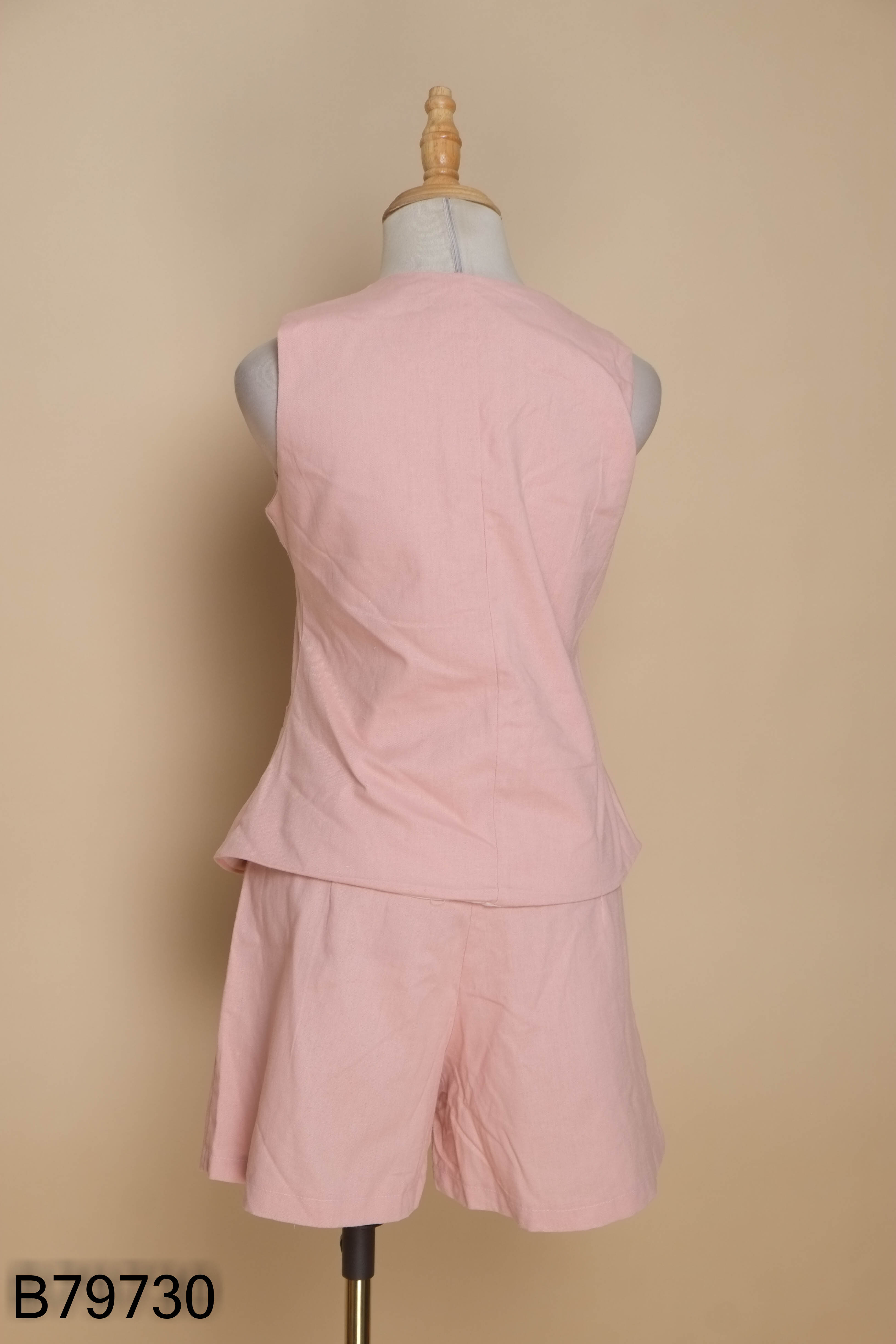 Set áo gile + quần short hồng đào