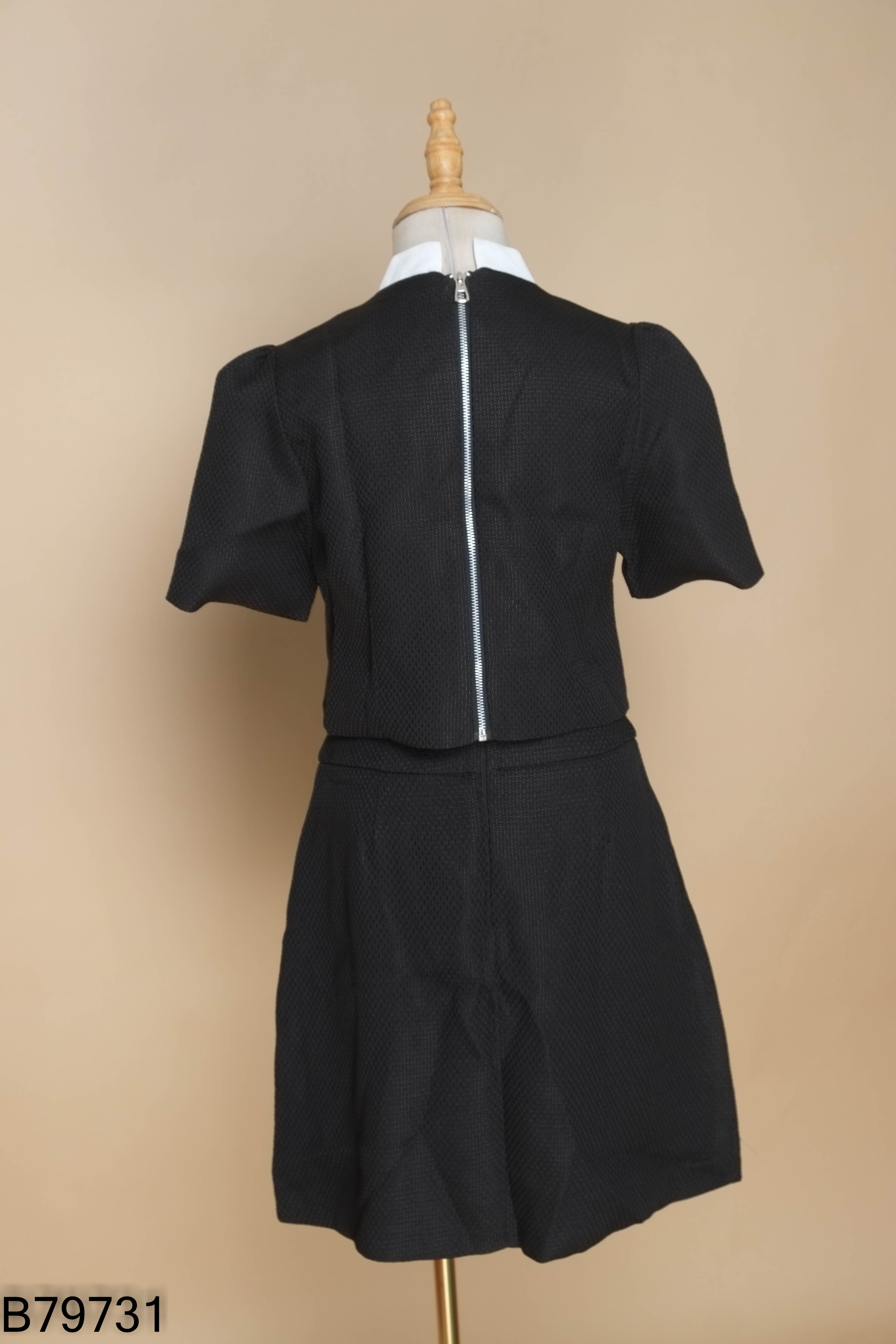 Set dạ đen nơ RICCI+váy