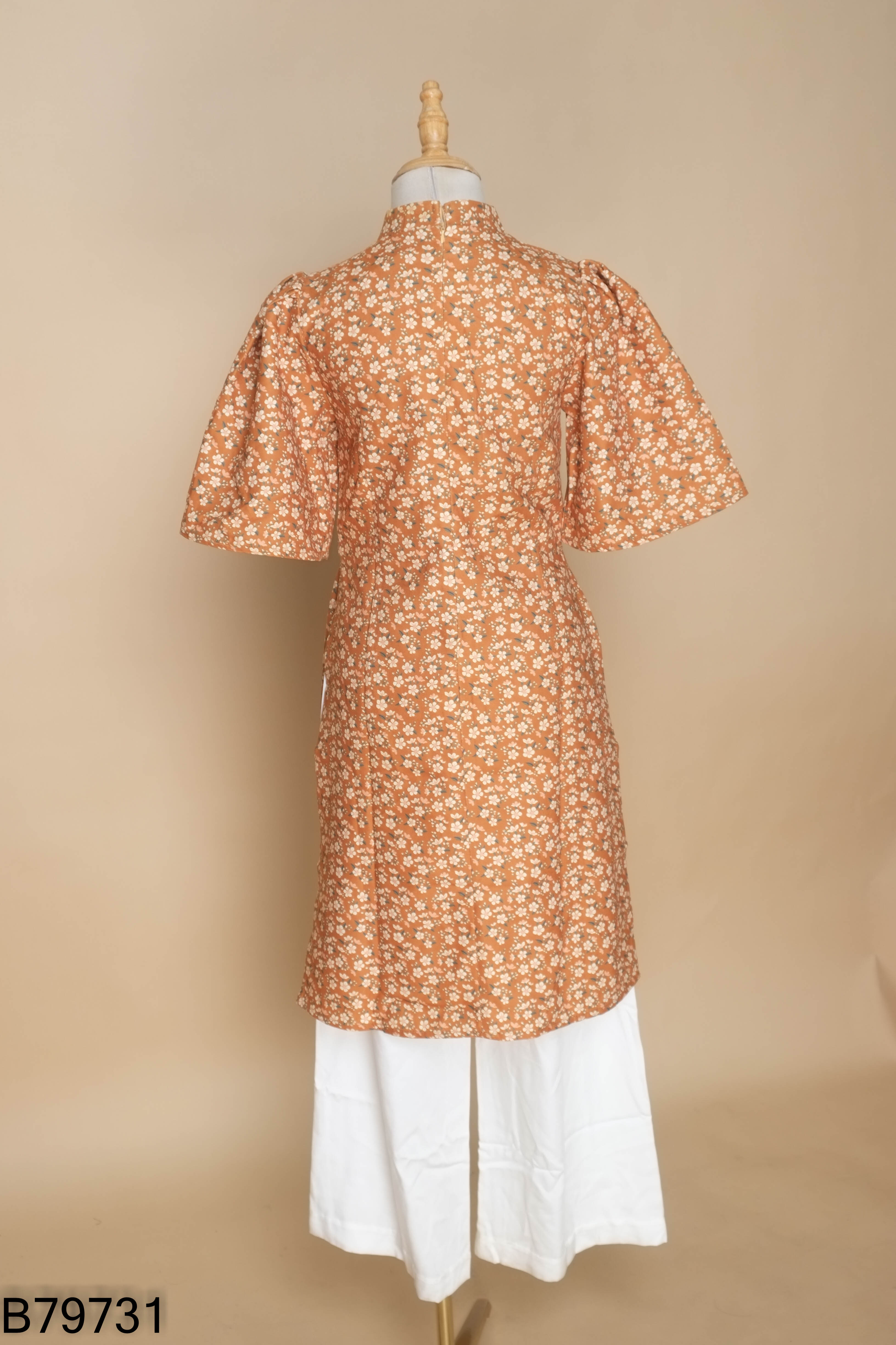 Set áo dài vàng hoa+quần trắng