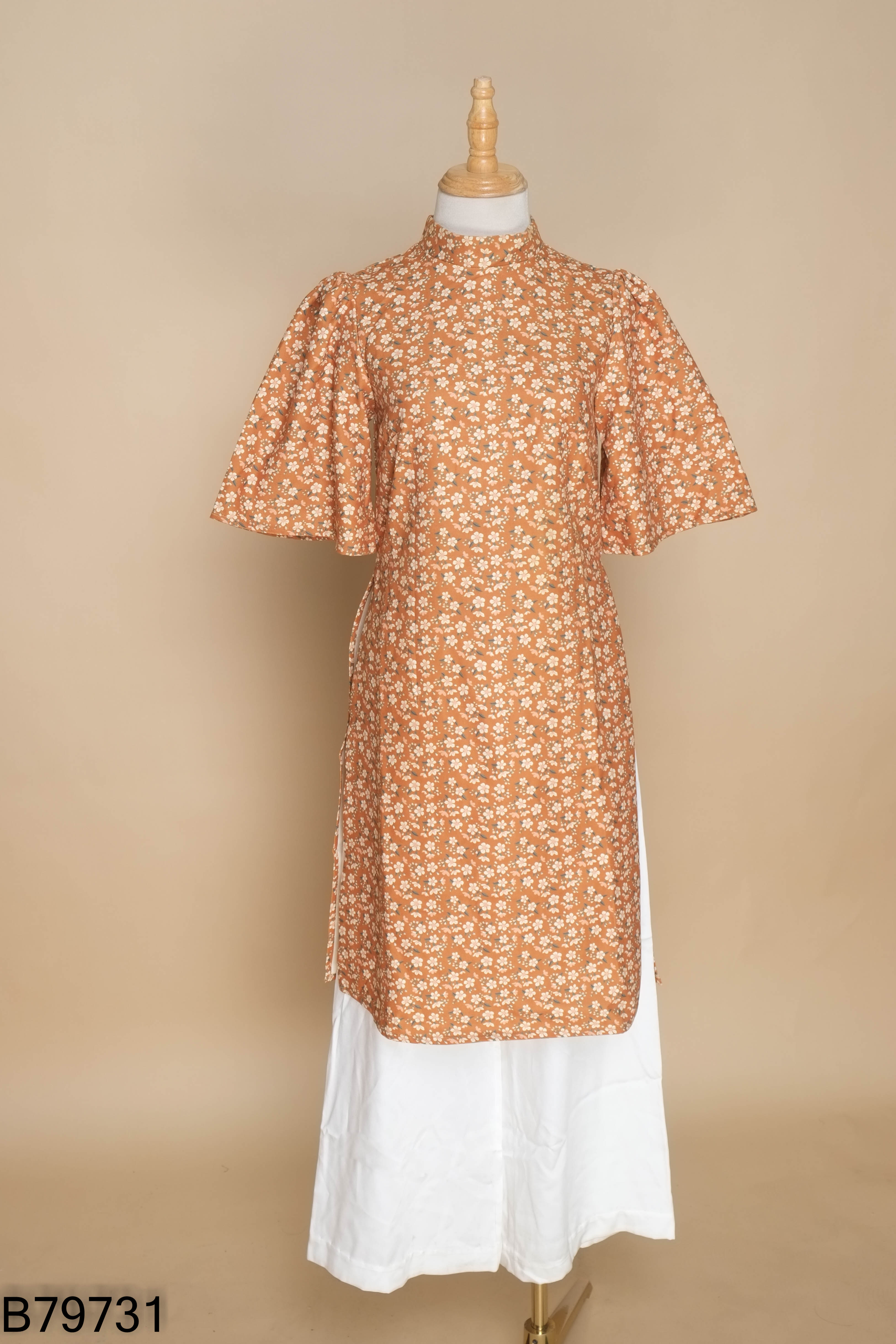 Set áo dài vàng hoa+quần trắng