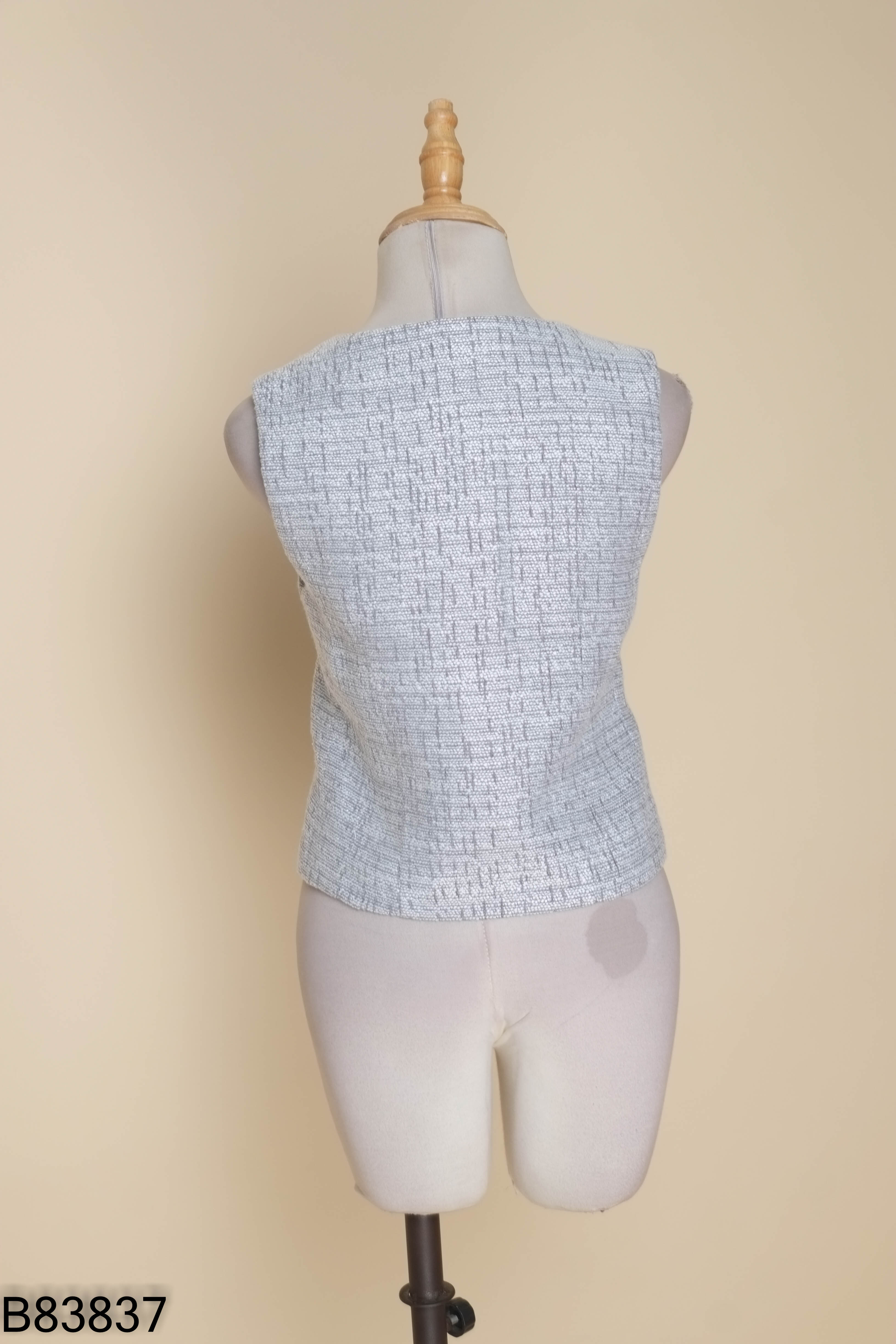 Áo vest xám họa tiết