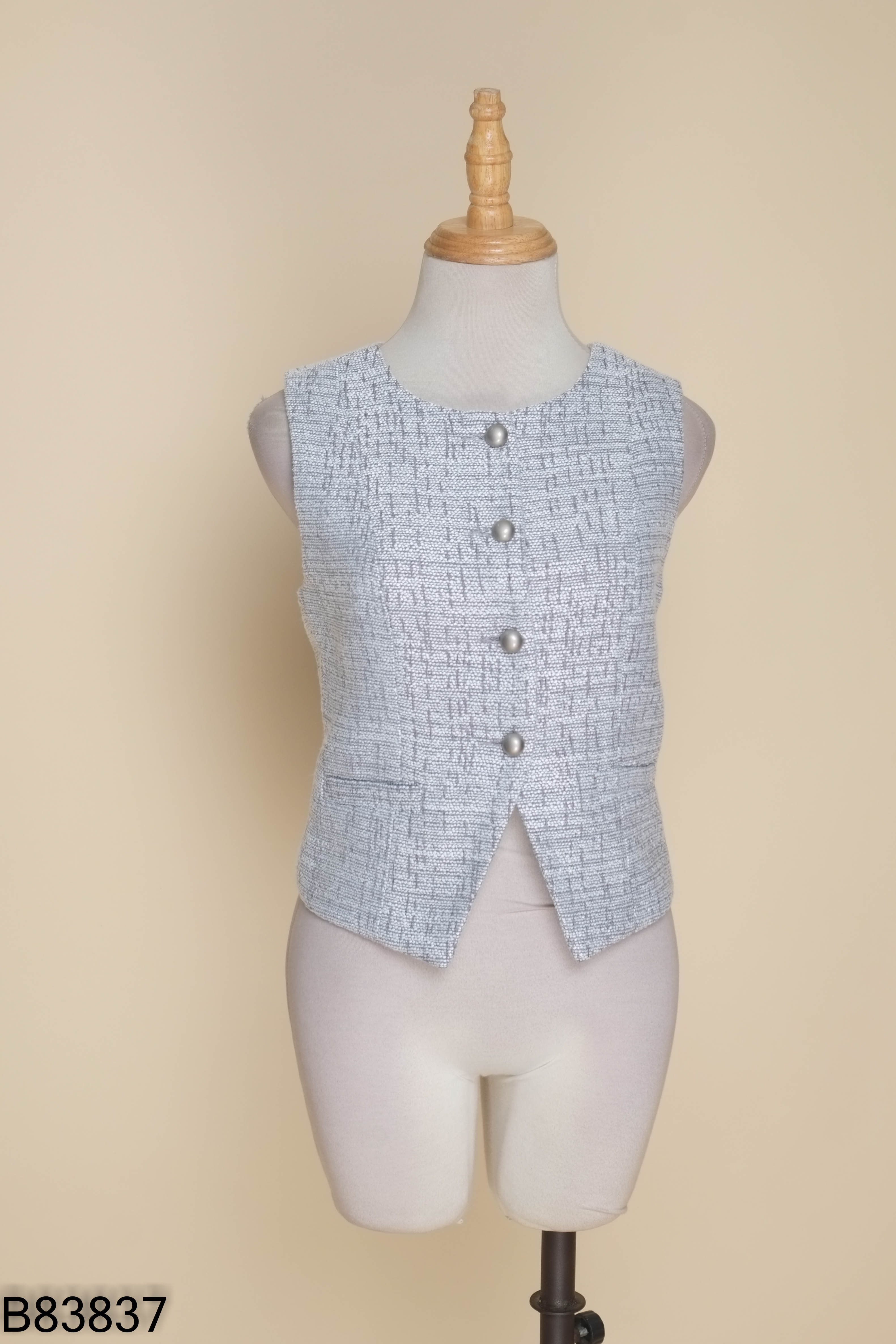 Áo vest xám họa tiết