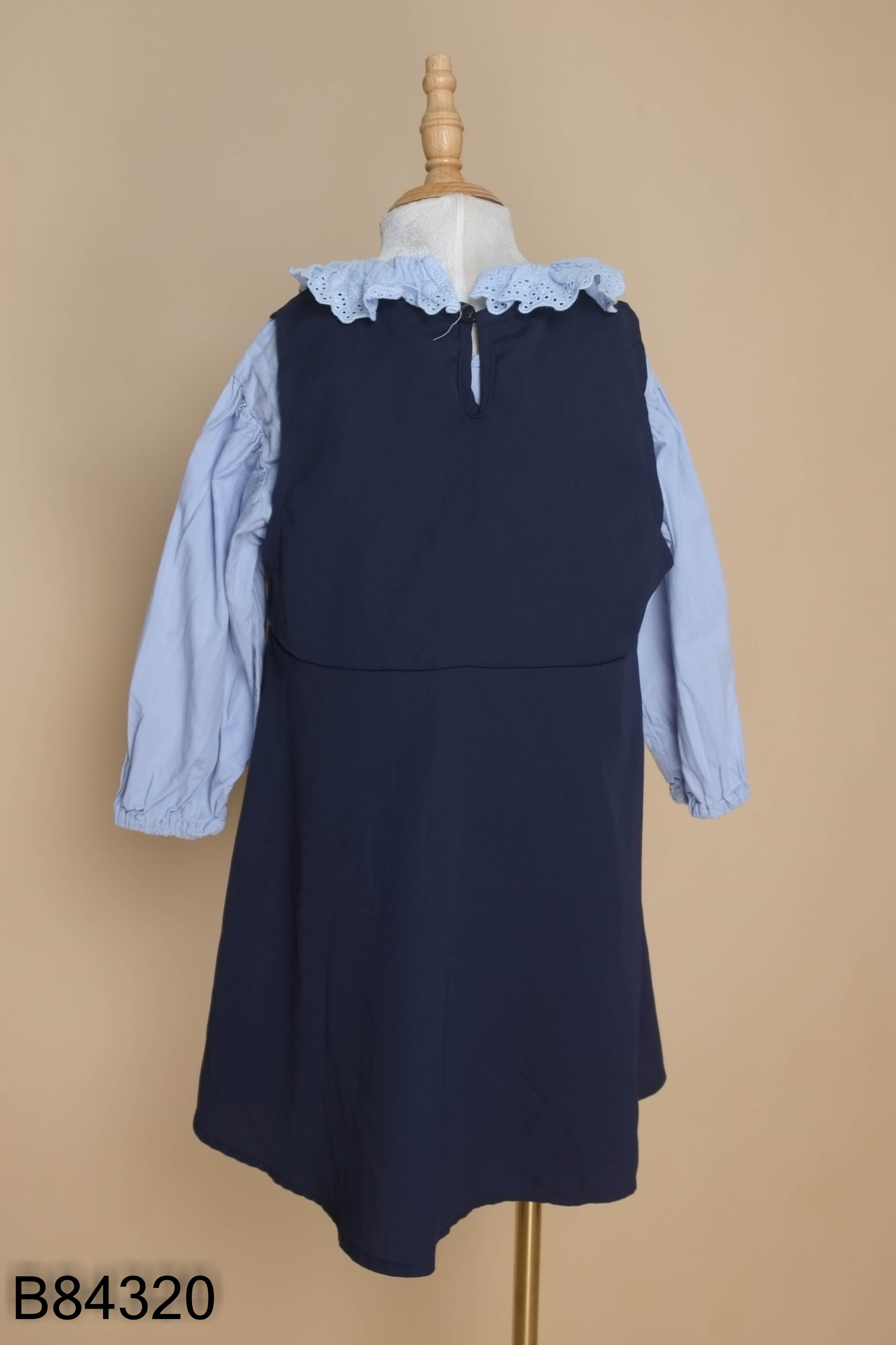 Set váy KIDS xanh than + áo cổ bèo