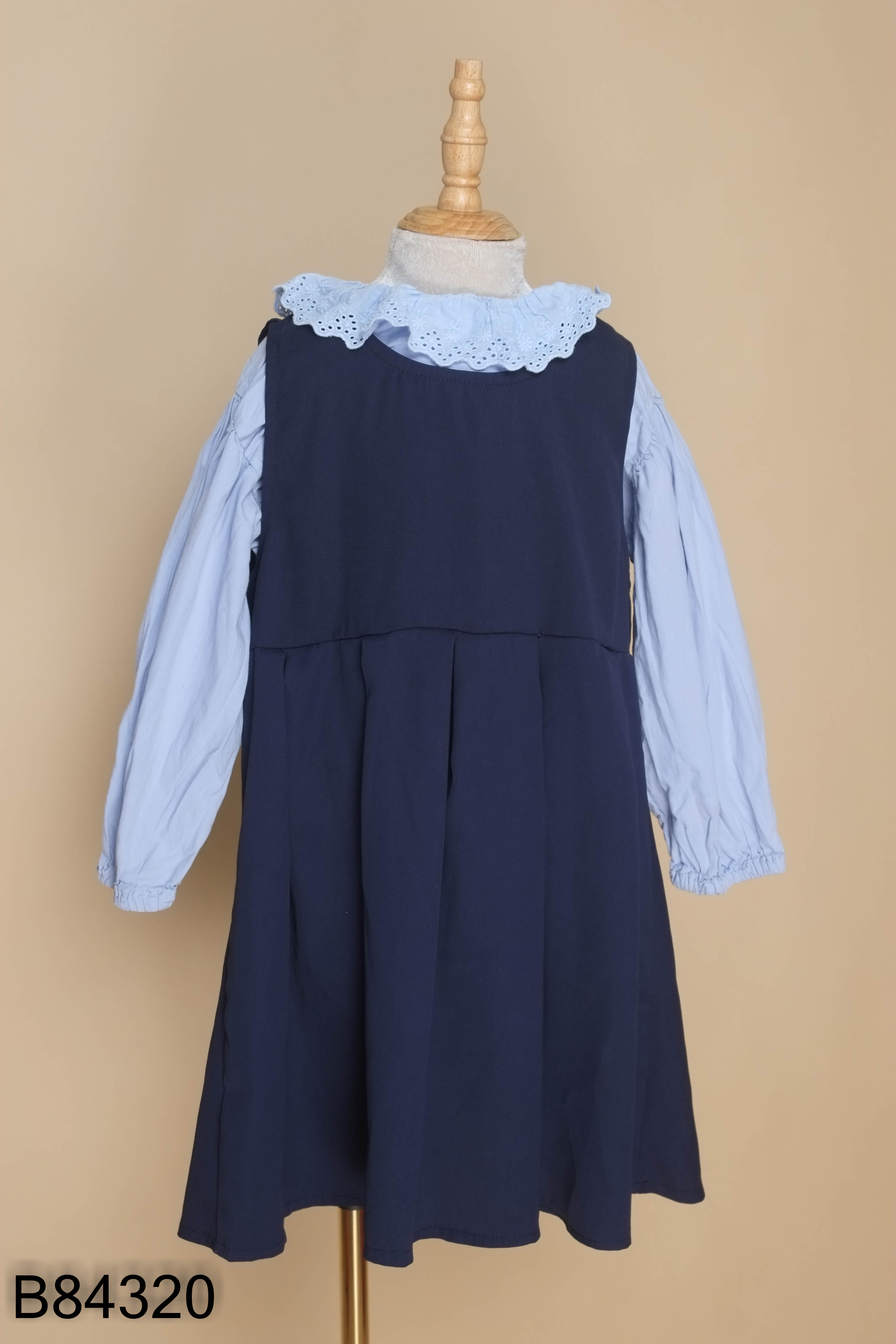 Set váy KIDS xanh than + áo cổ bèo