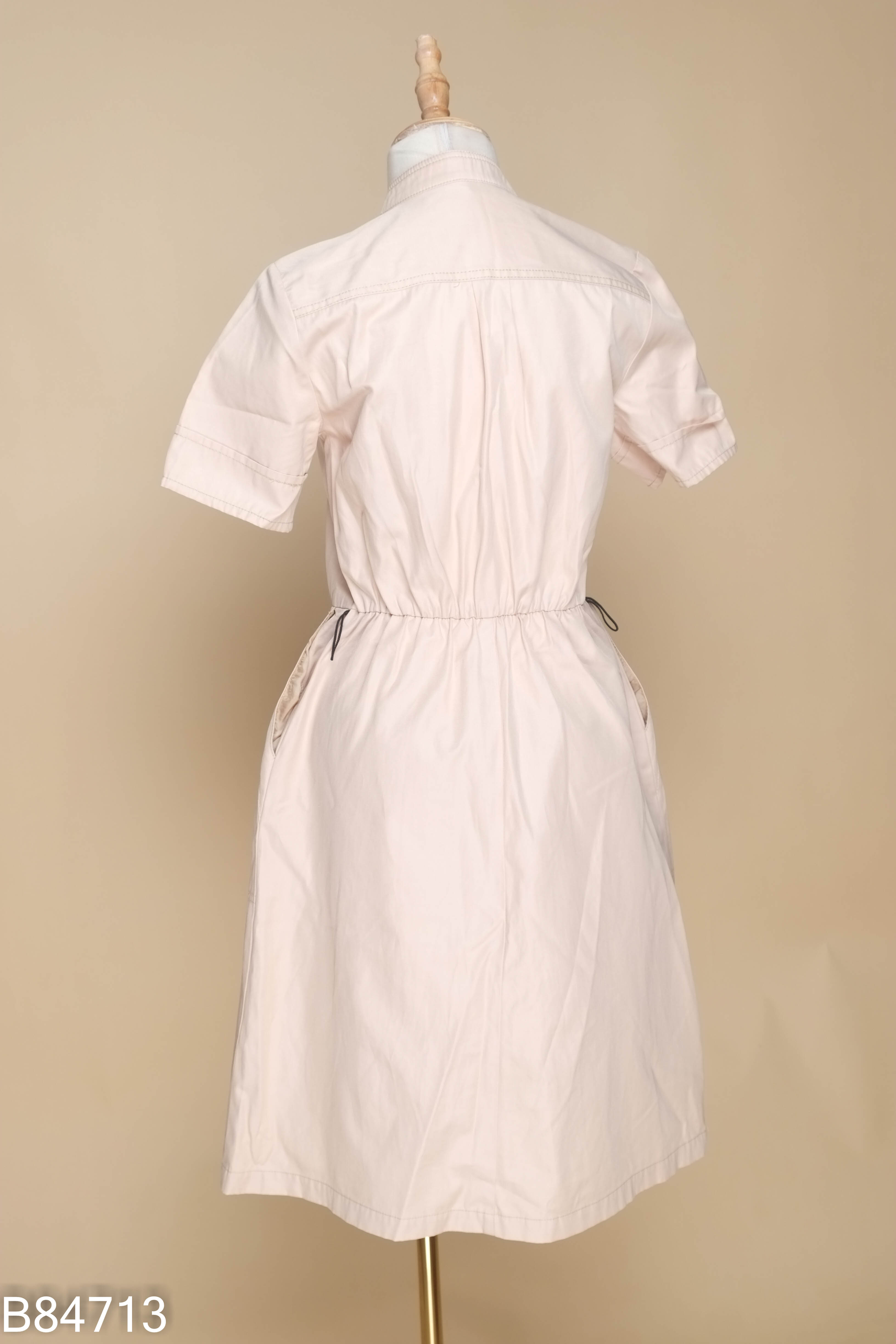 Váy ZARA be cổ vest