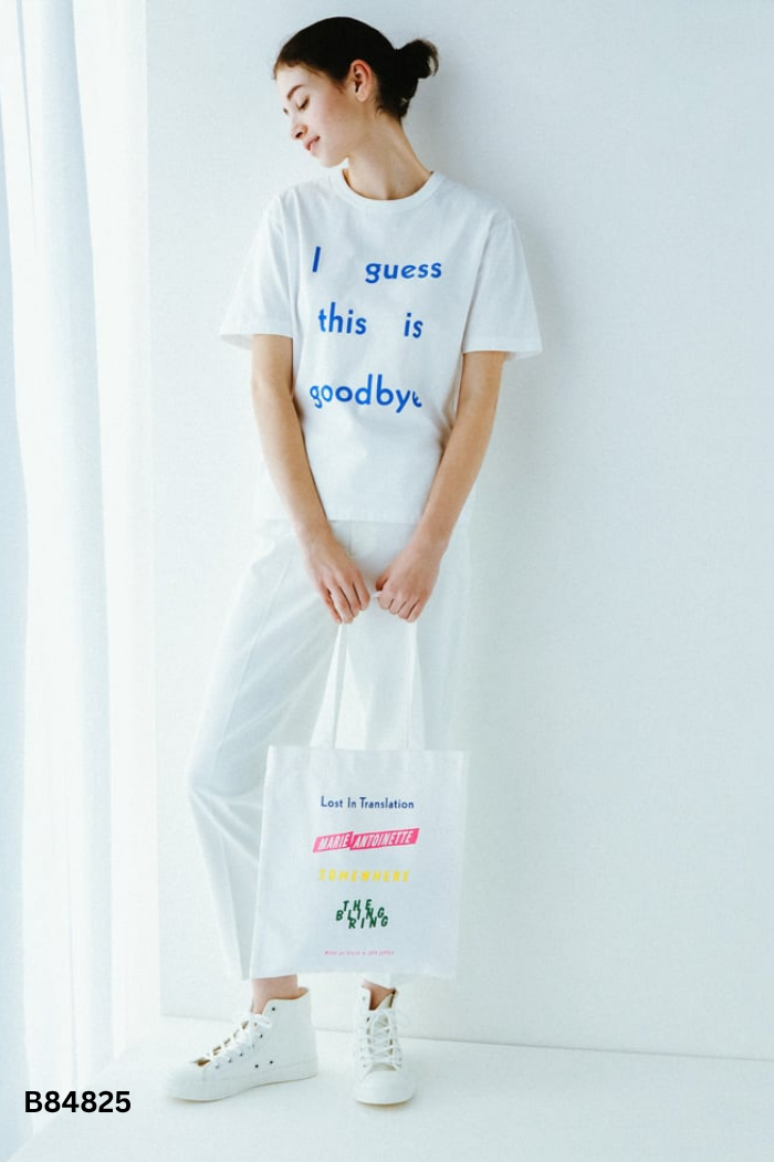 Áo trắng UNIQLO in chữ xanh