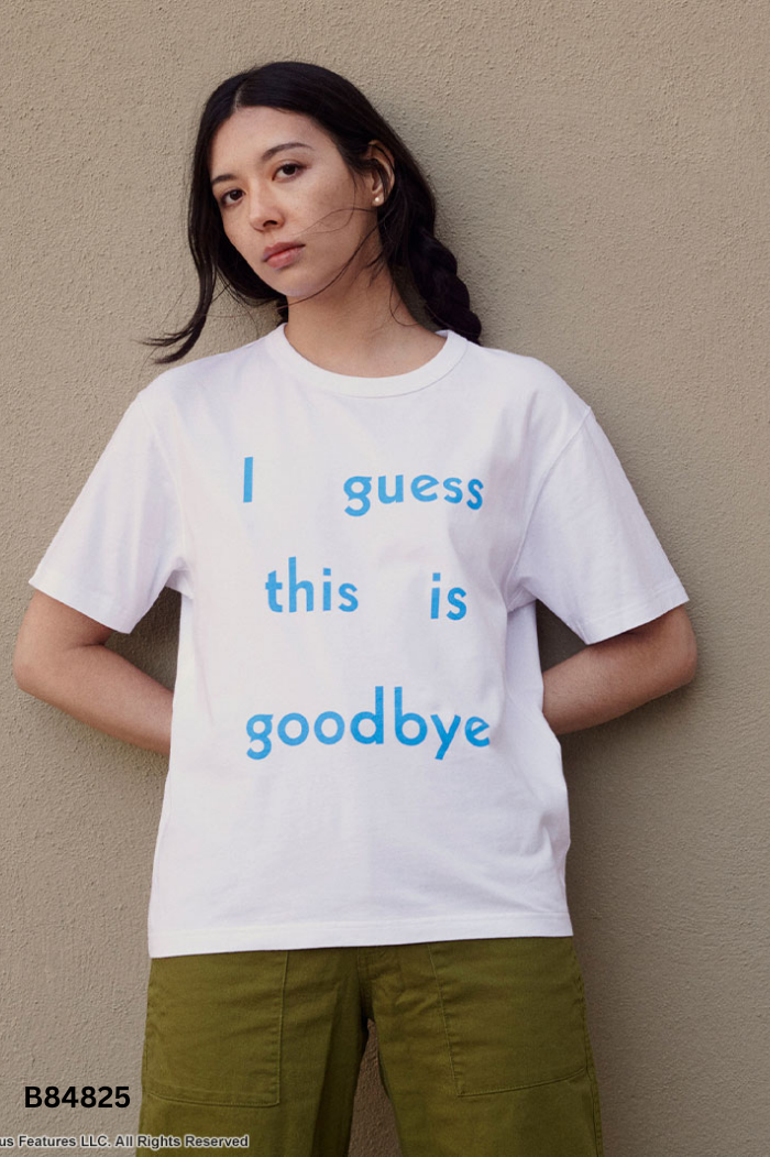 Áo trắng UNIQLO in chữ xanh