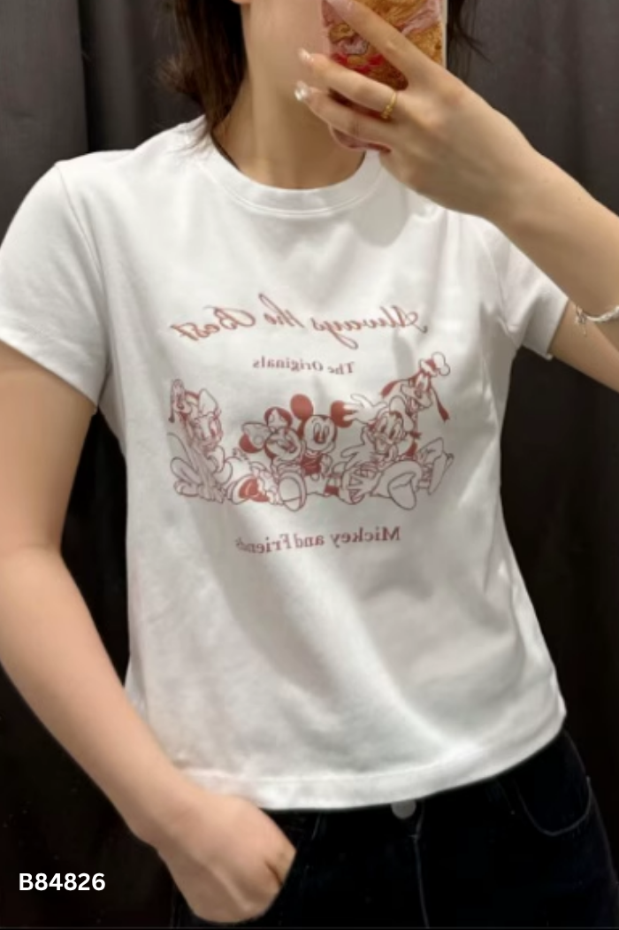 Áo trắng UNIQLO in hình Mickey