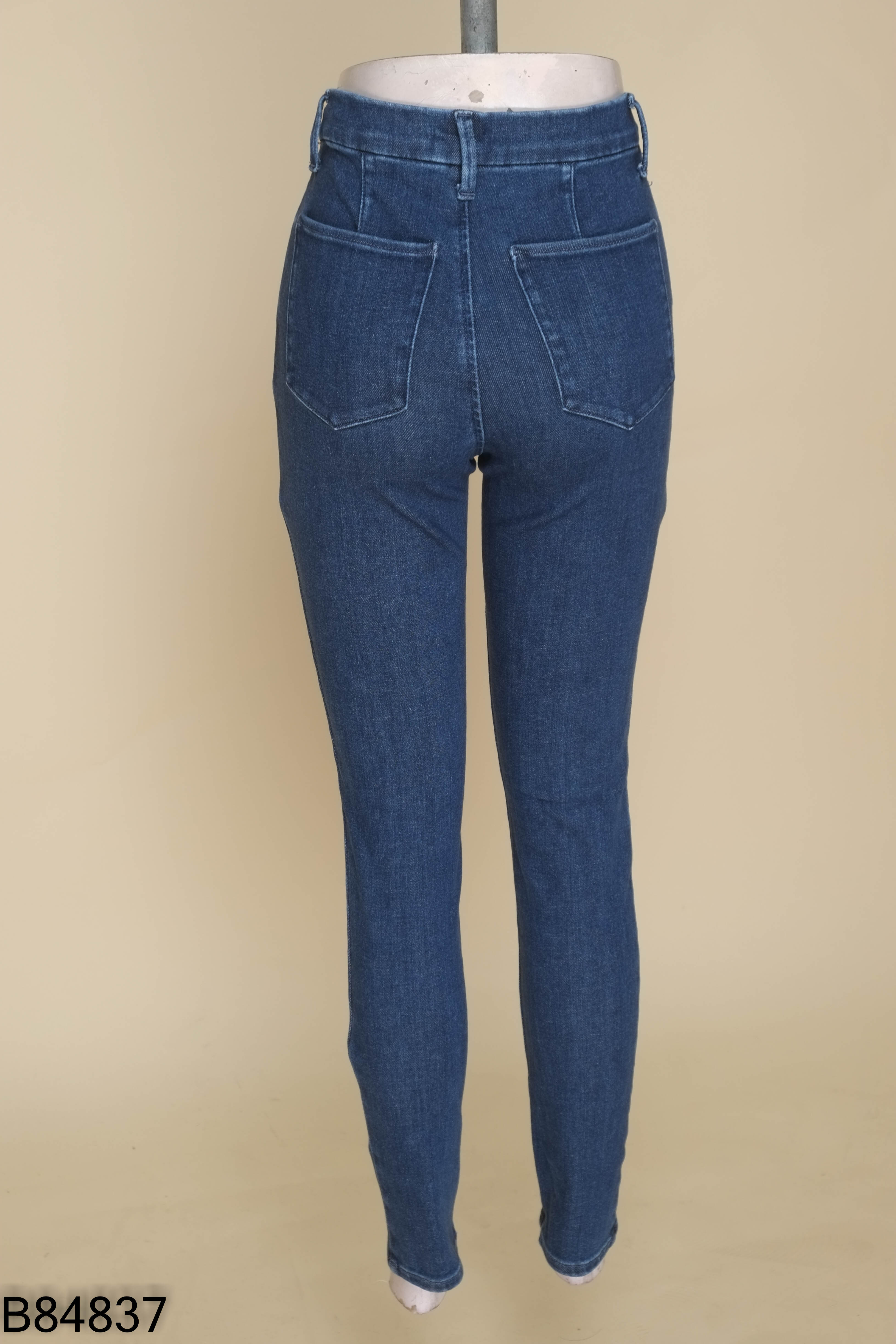 Quần jeans xanh