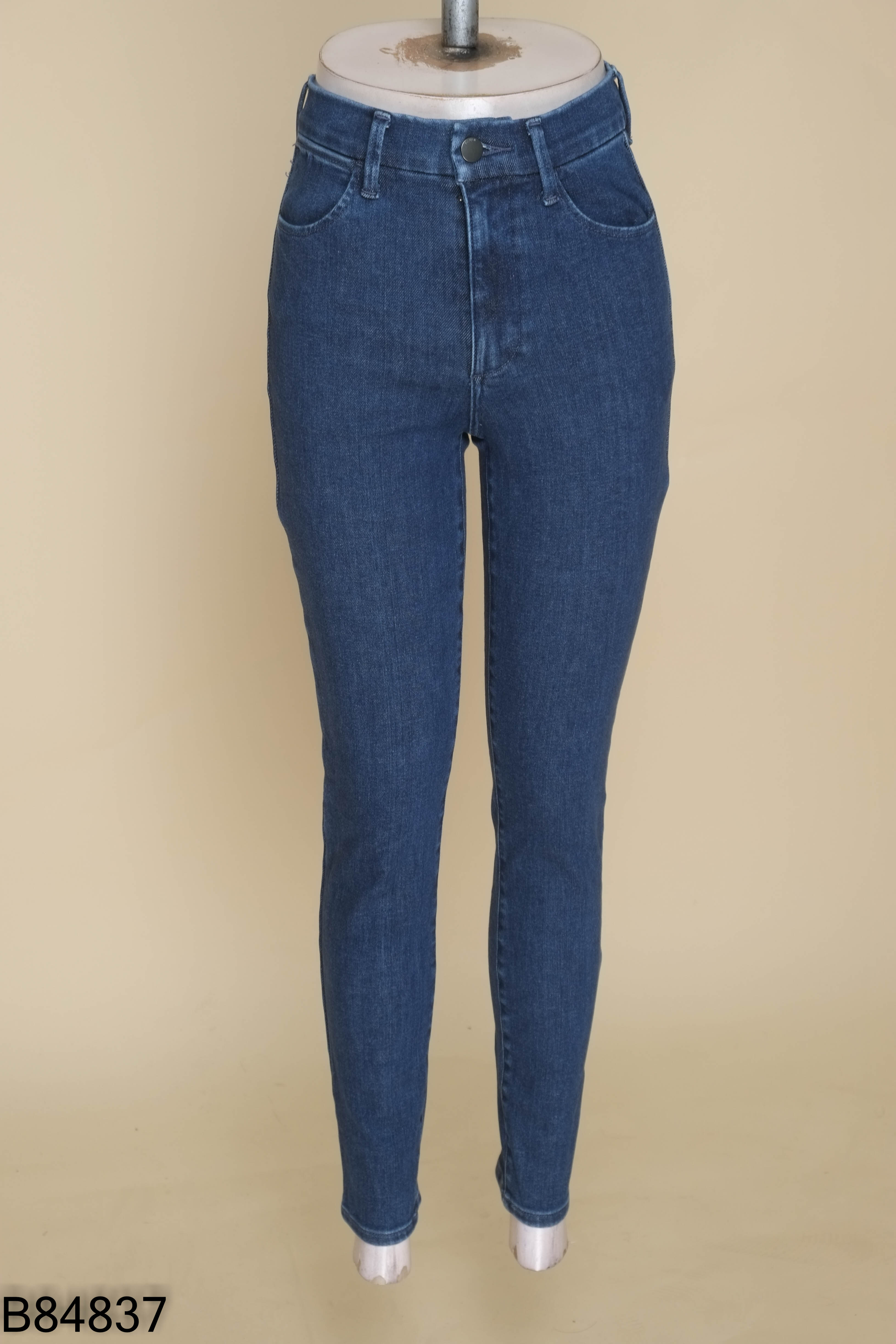 Quần jeans xanh