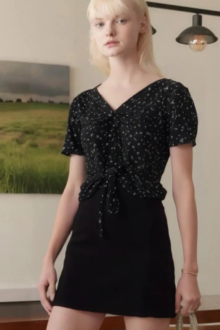 Set Áo đen hoa dúm + chân váy