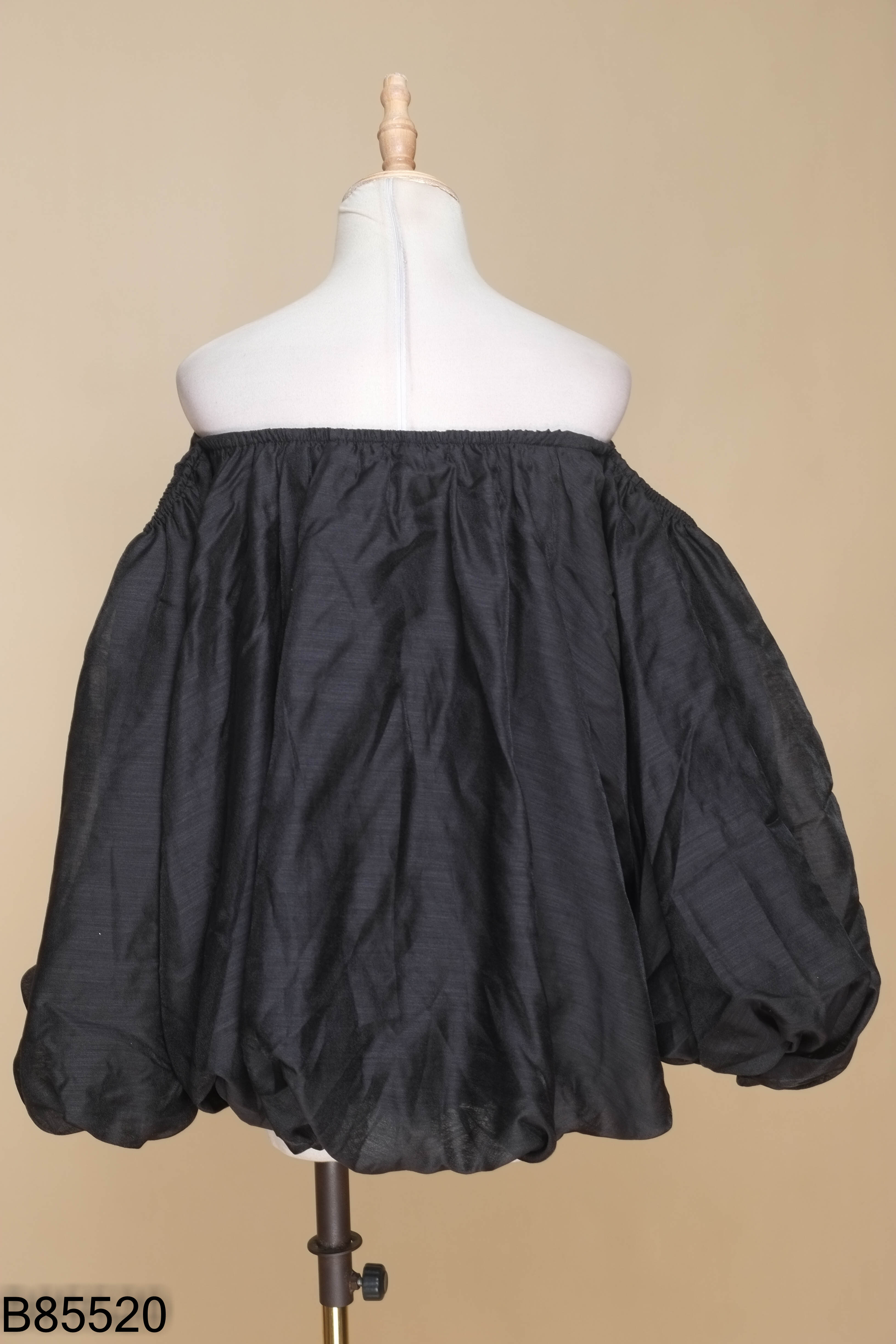 NEWTAG Áo babydoll đen bóng trễ vai