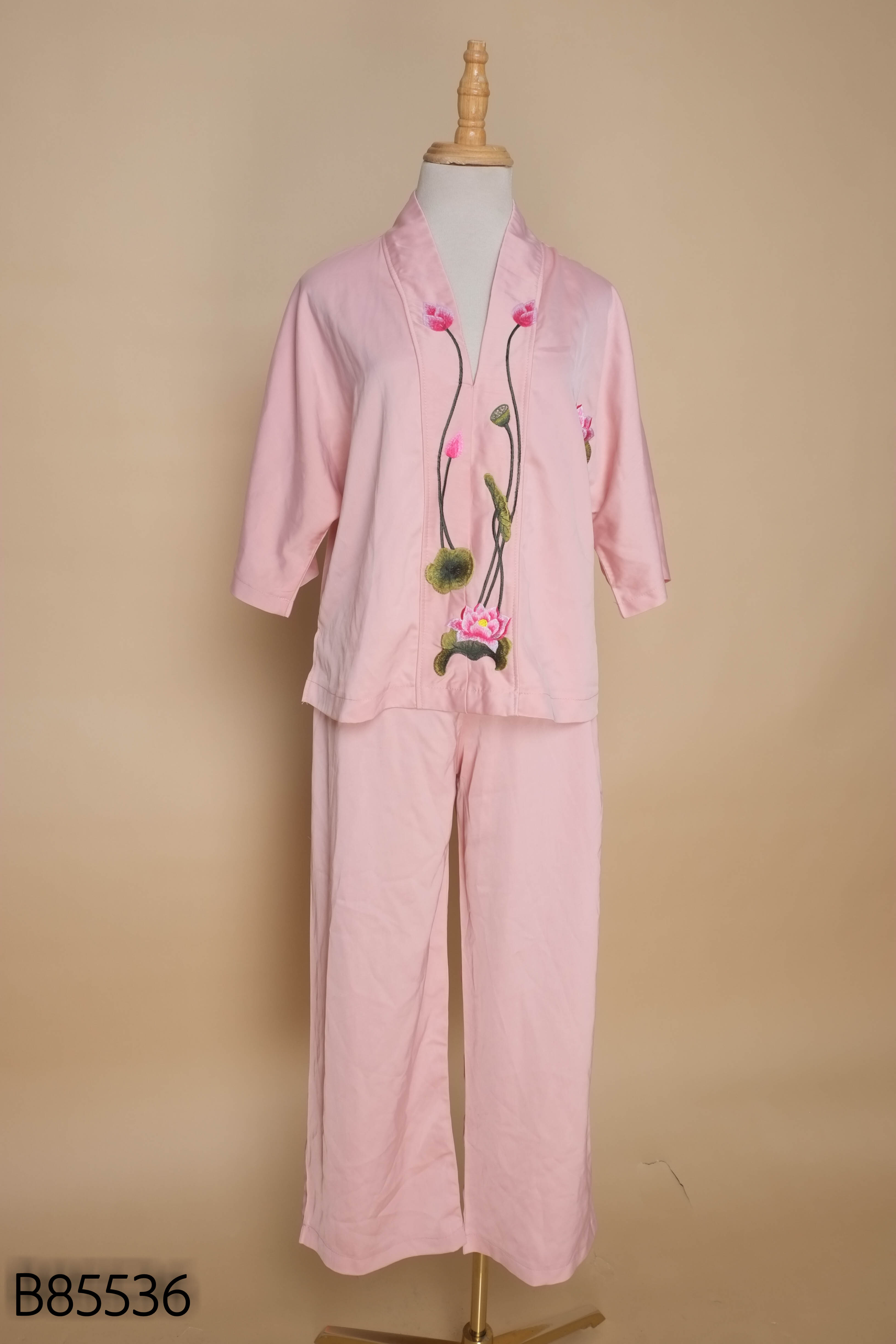 Set lụa hồng ASHLEY thêu hoa+quần