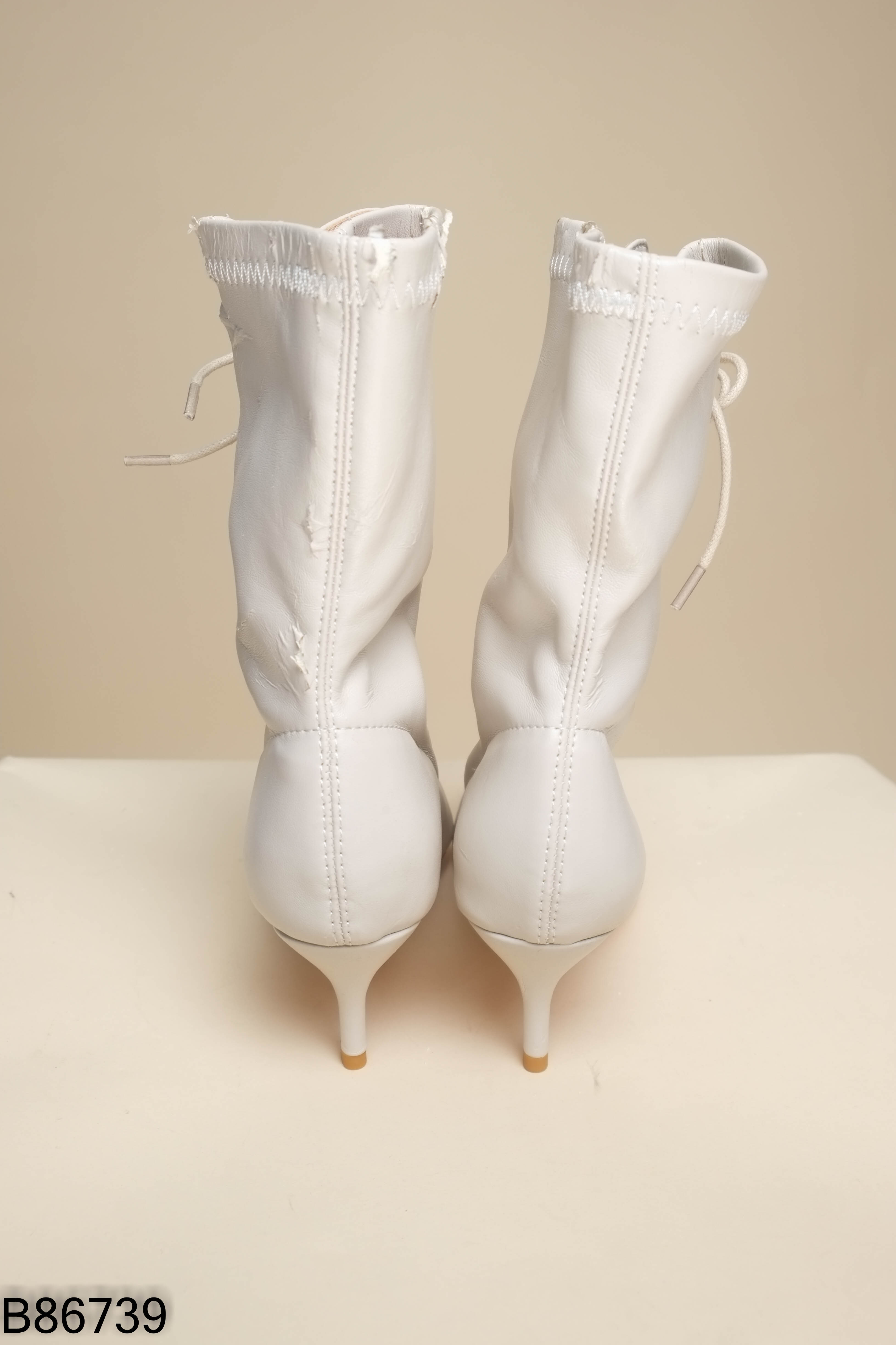 Boots kem mũi nhọn thắt dây