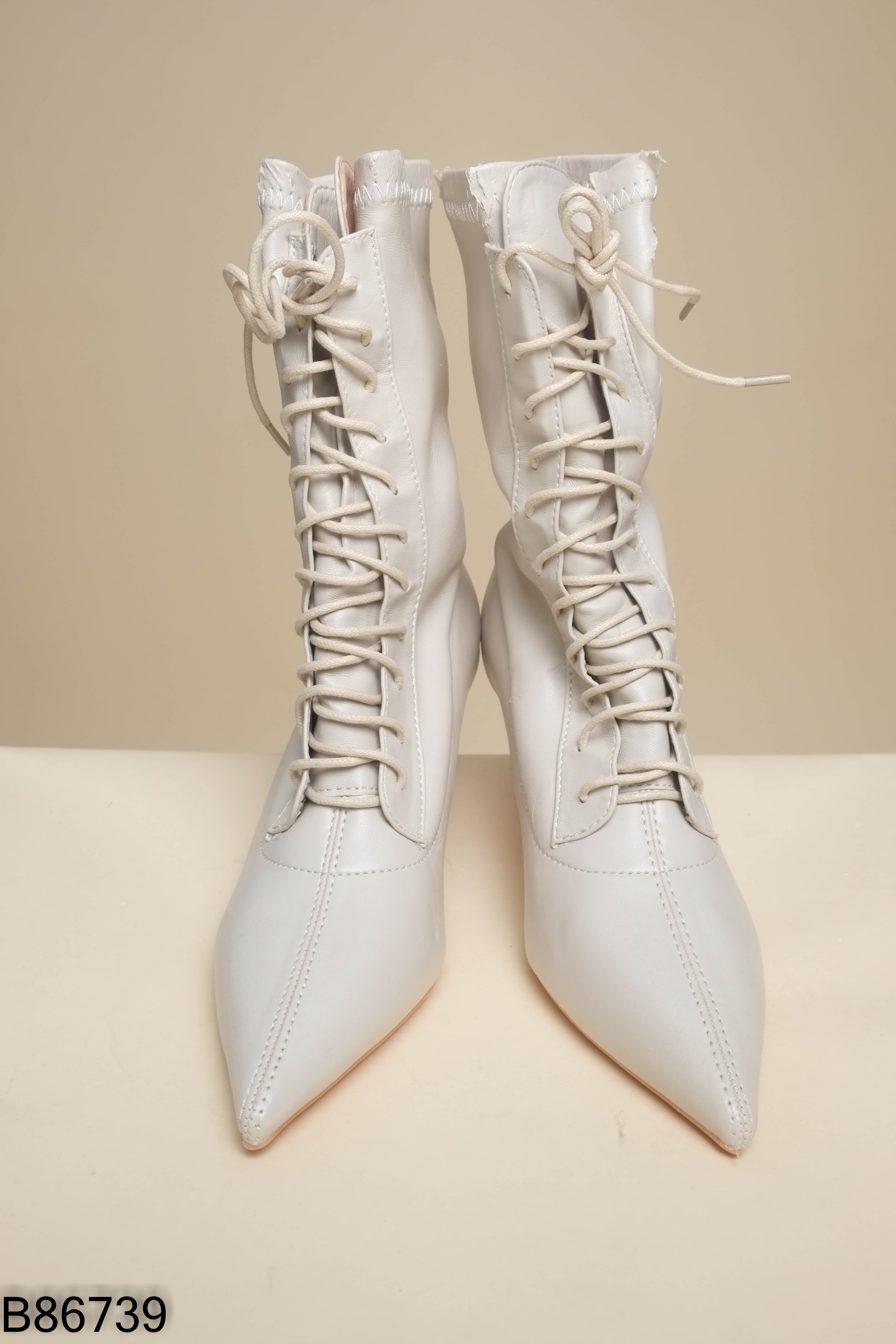 Boots kem mũi nhọn thắt dây