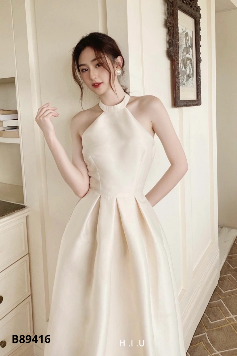 Váy be H.I.U cổ yếm hở lưng