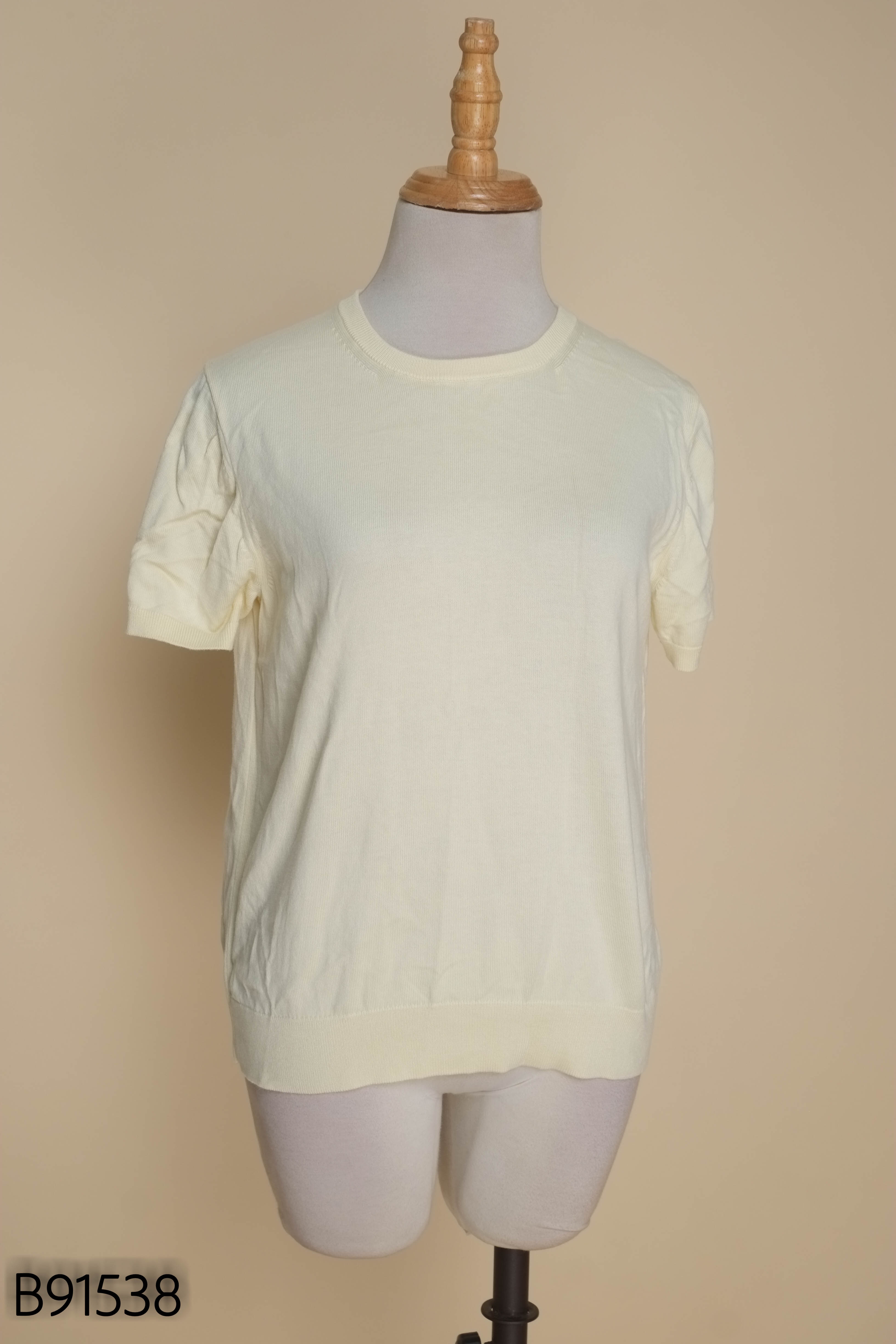 Áo thun len vàng UNIQLO tay ngắn