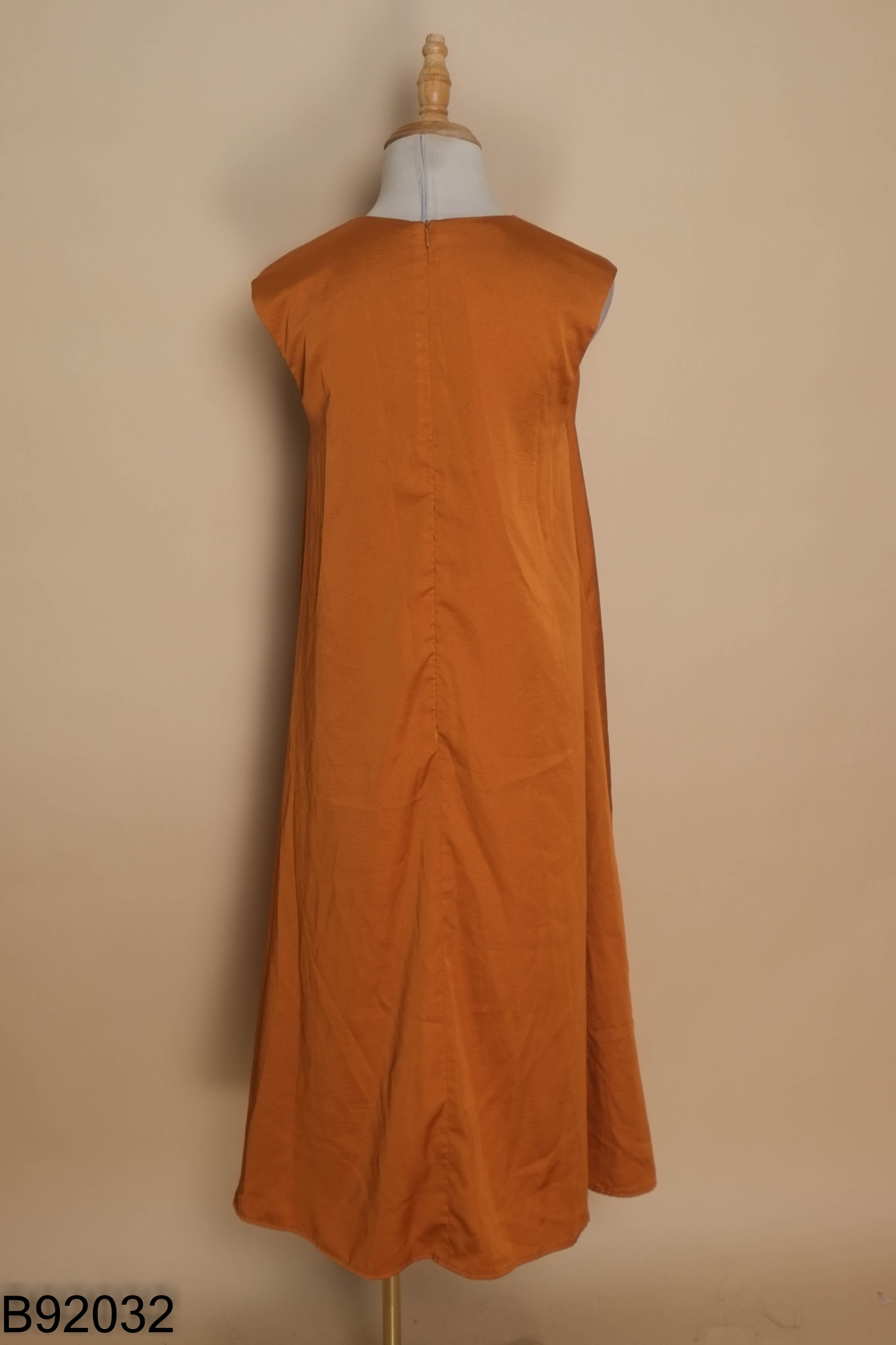 Váy nâu LINCI COUTURE thêu hoa