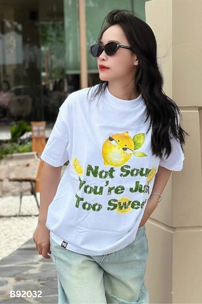 Áo thun trắng in hình YOUNG POWER