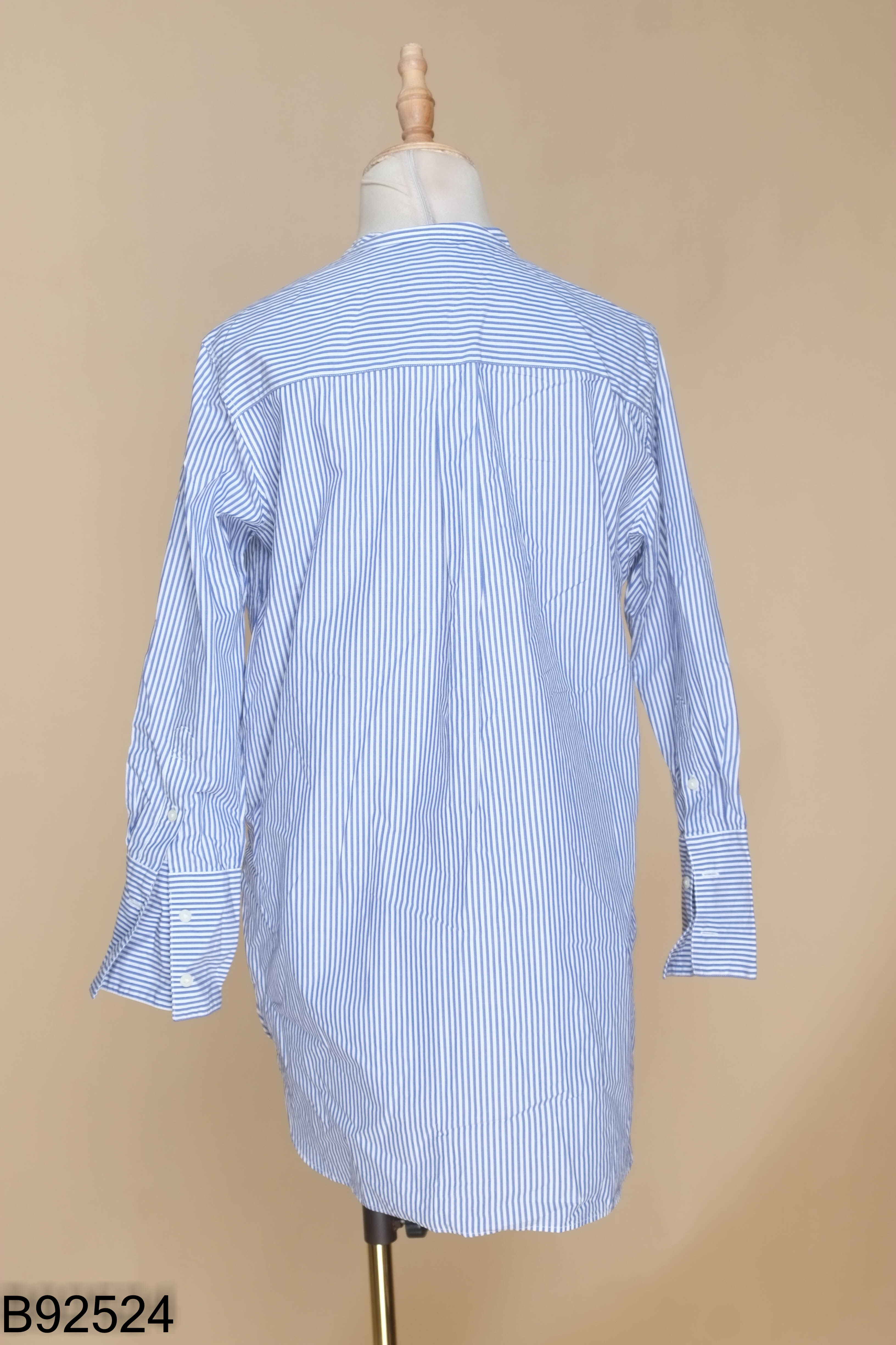 Áo sơ mi xanh UNIQLO kẻ