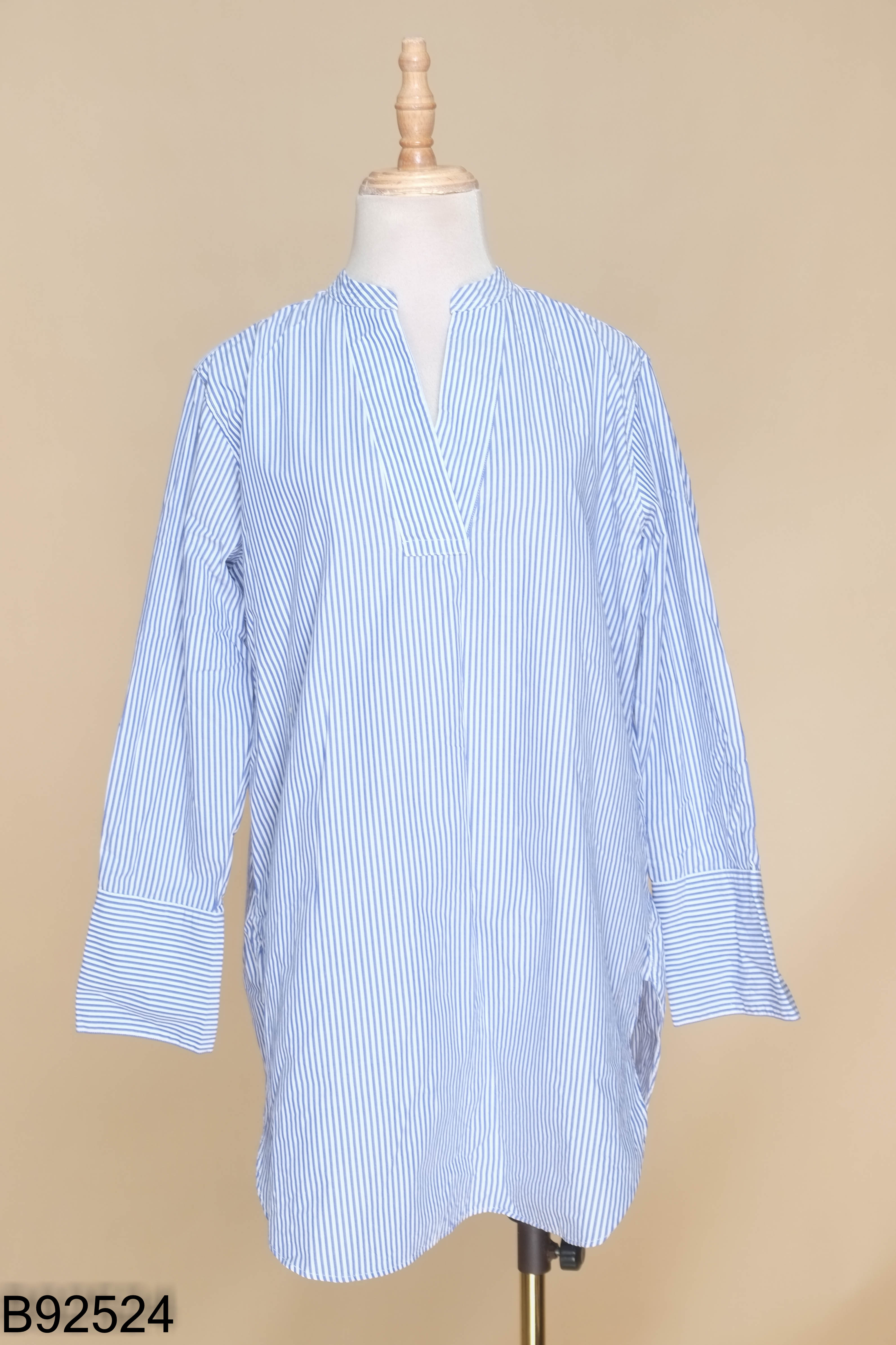 Áo sơ mi xanh UNIQLO kẻ