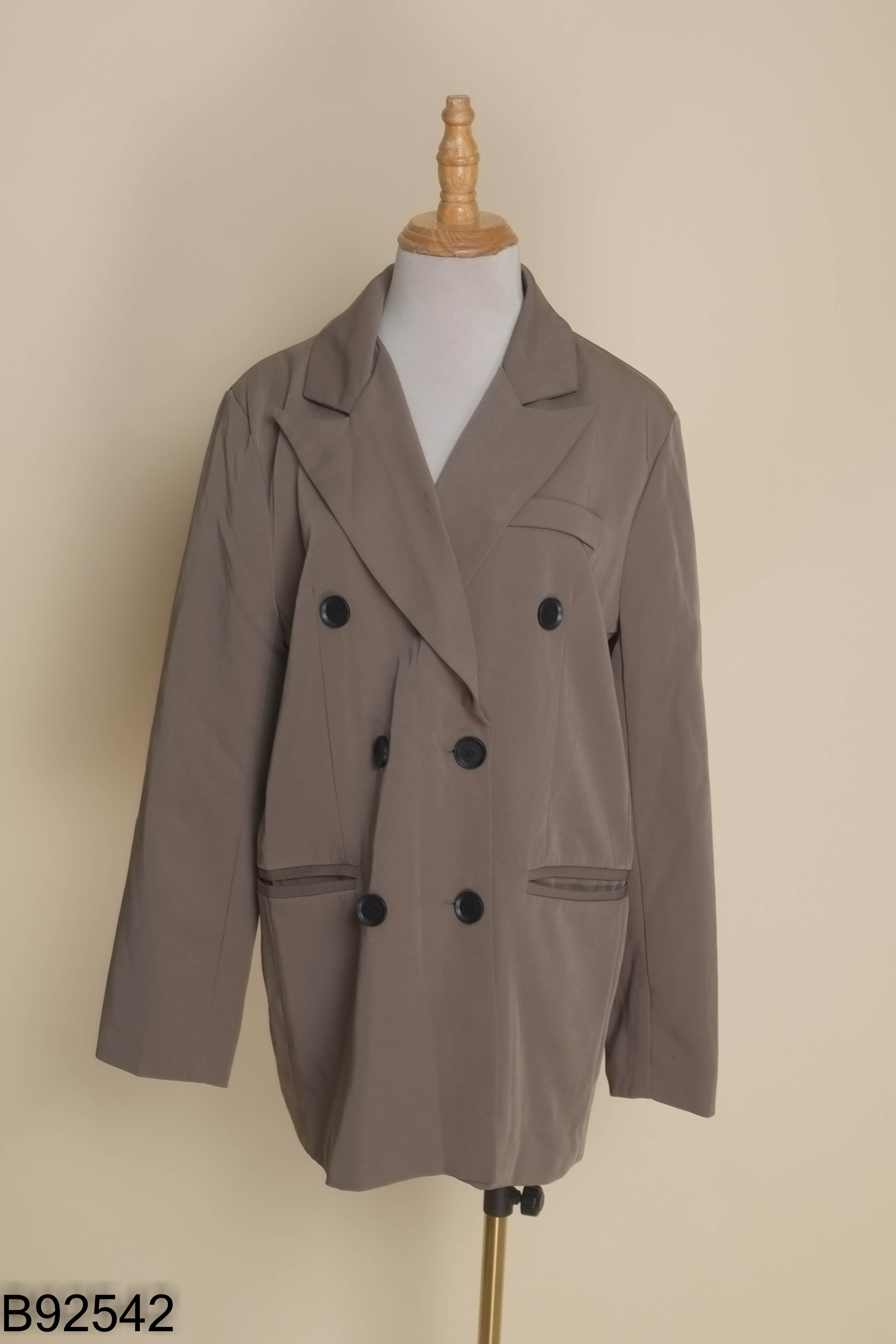 Áo blazer xanh rêu cúc đen