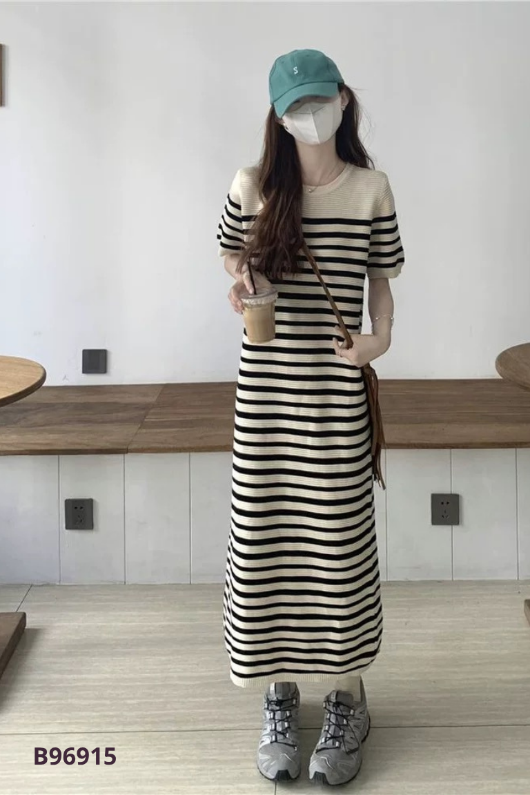 Váy be dài kẻ đen
