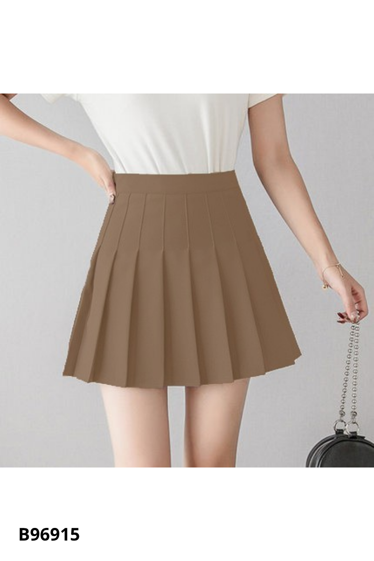 Chân váy nâu xếp ly