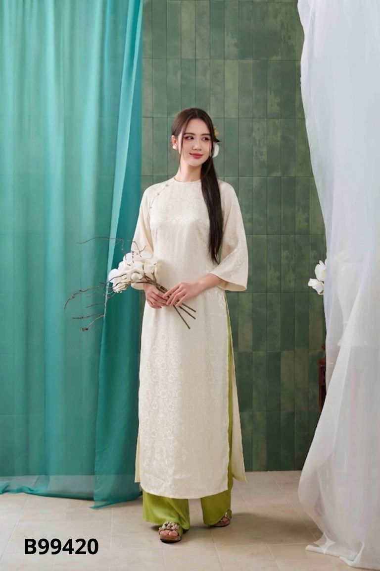 Set áo dài be họa tiết + quần xanh cốm