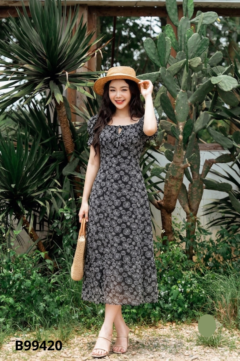 Váy 20 AGAIN đen họa tiết hoa