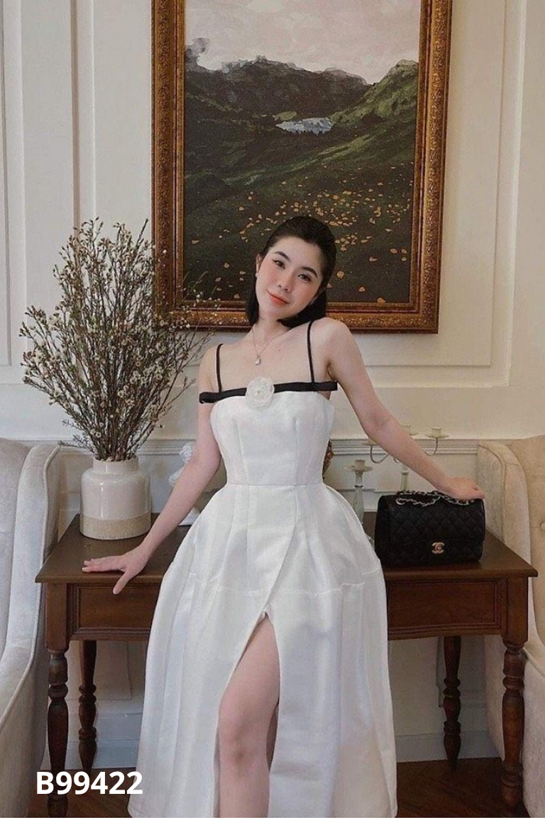 Váy trắng 2 dây đen
