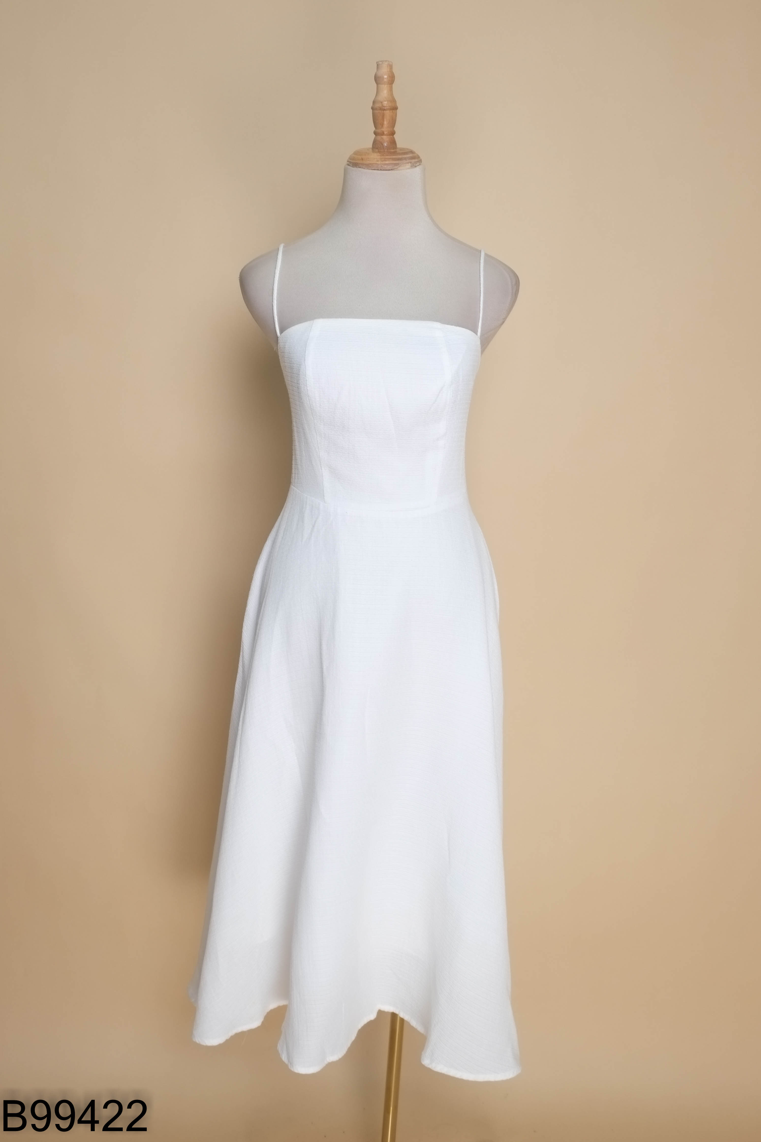 Váy 92WEAR trắng 2 dây