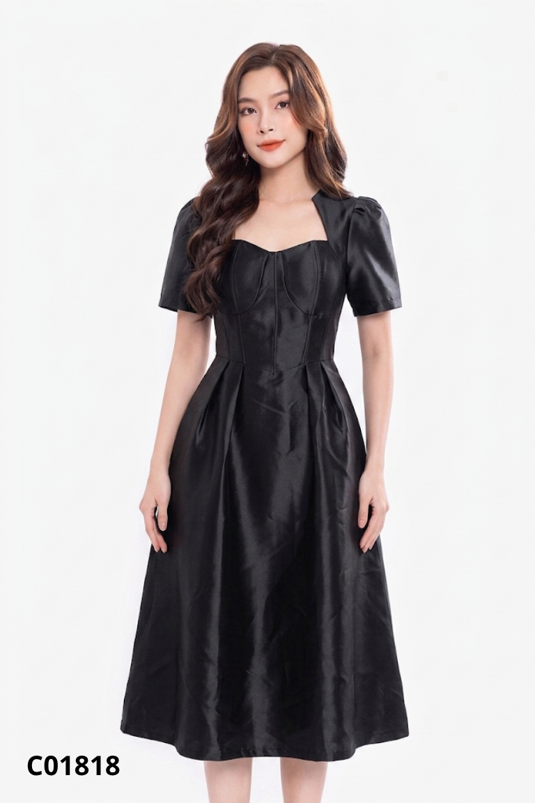 NEWTAG váy AKI đen cổ vuông