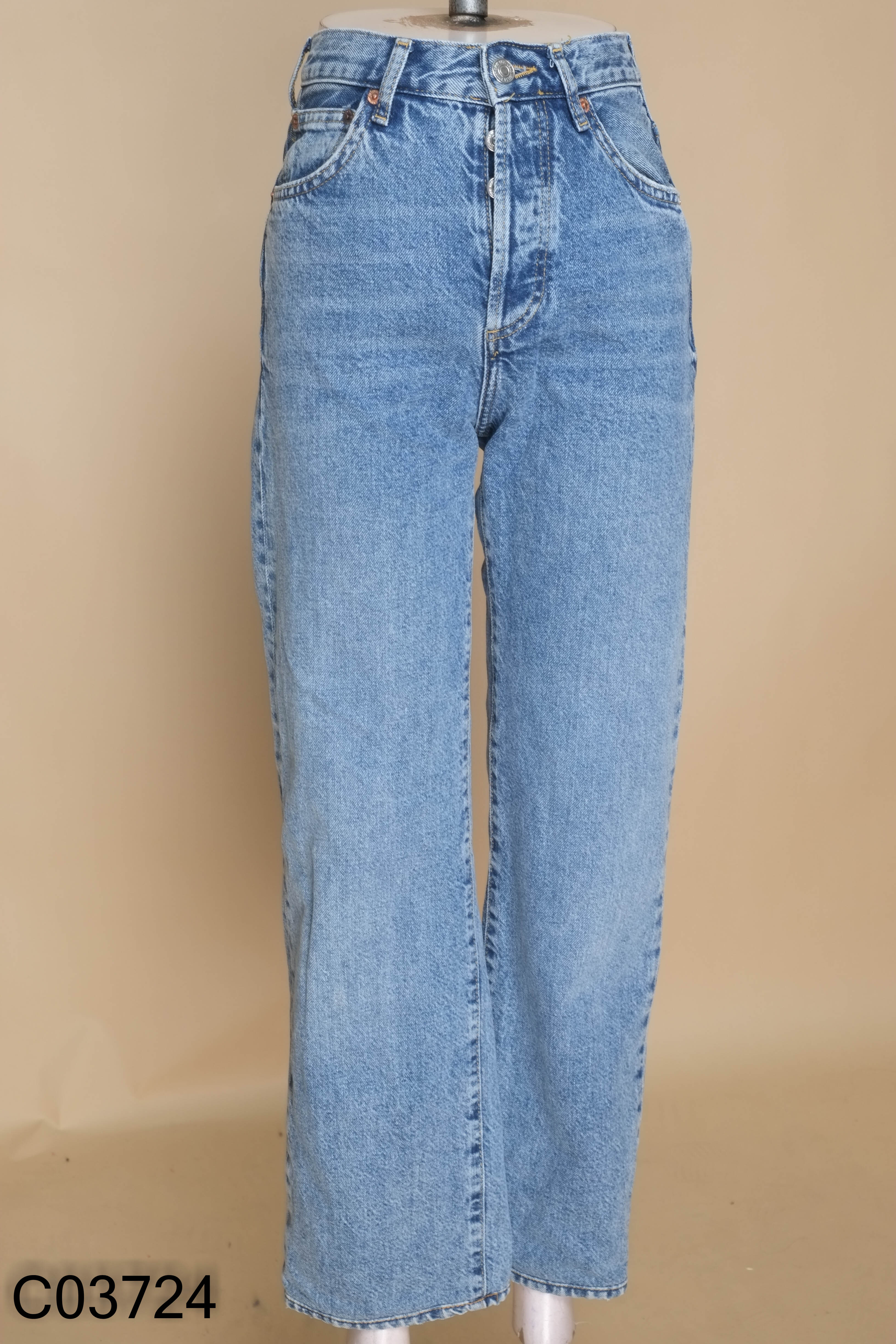 Quần jeans xanh MNG
