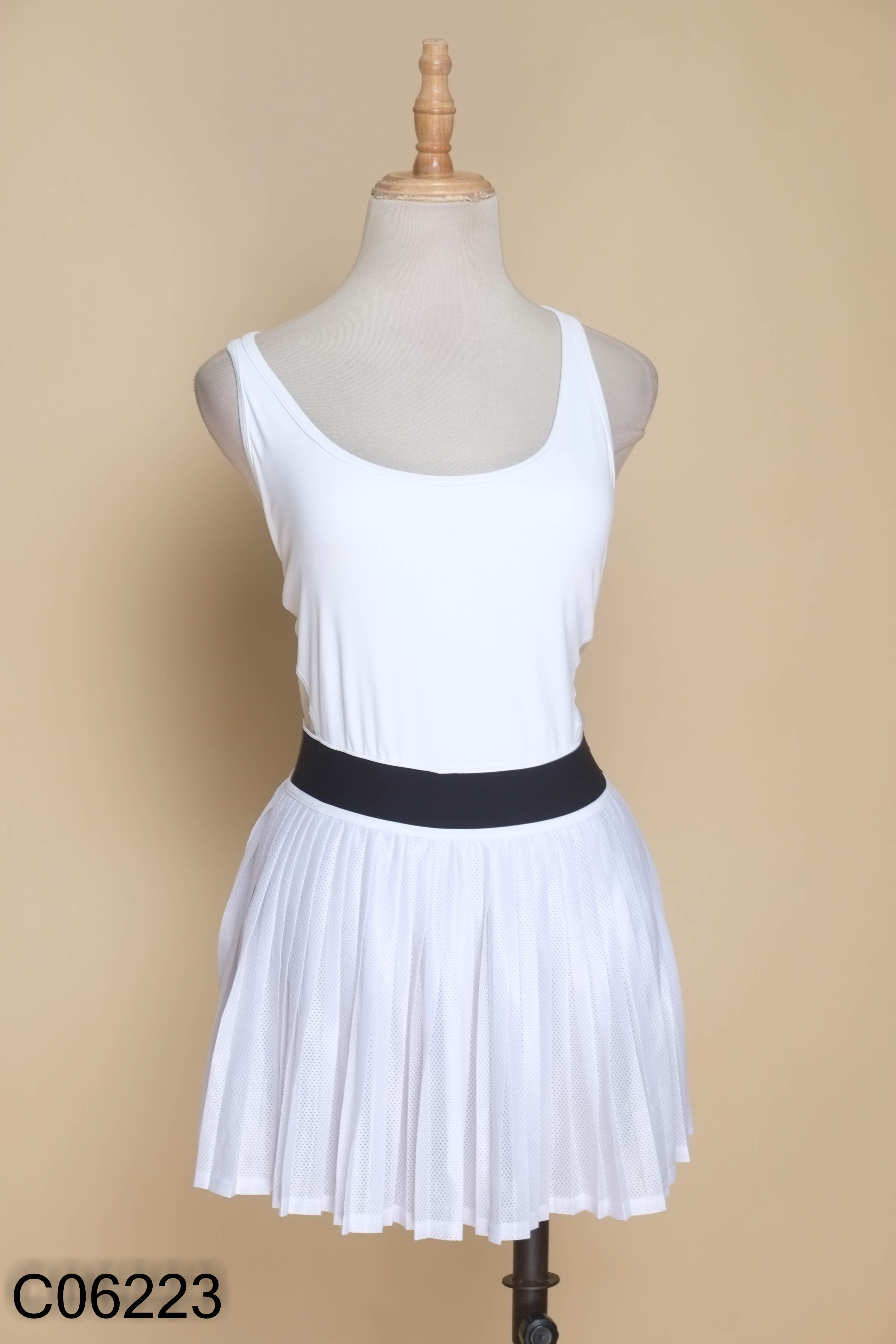 Váy tập trắng ATHLETA xếp ly
