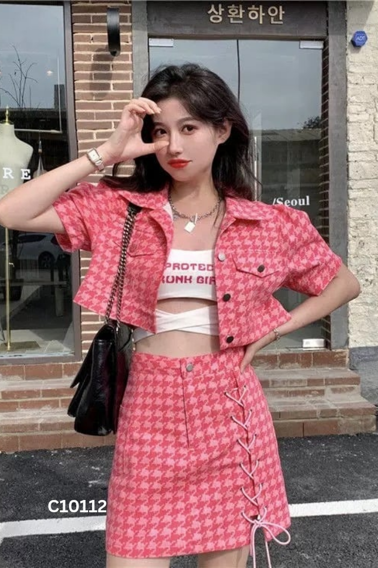 Chân váy hồng ngắn