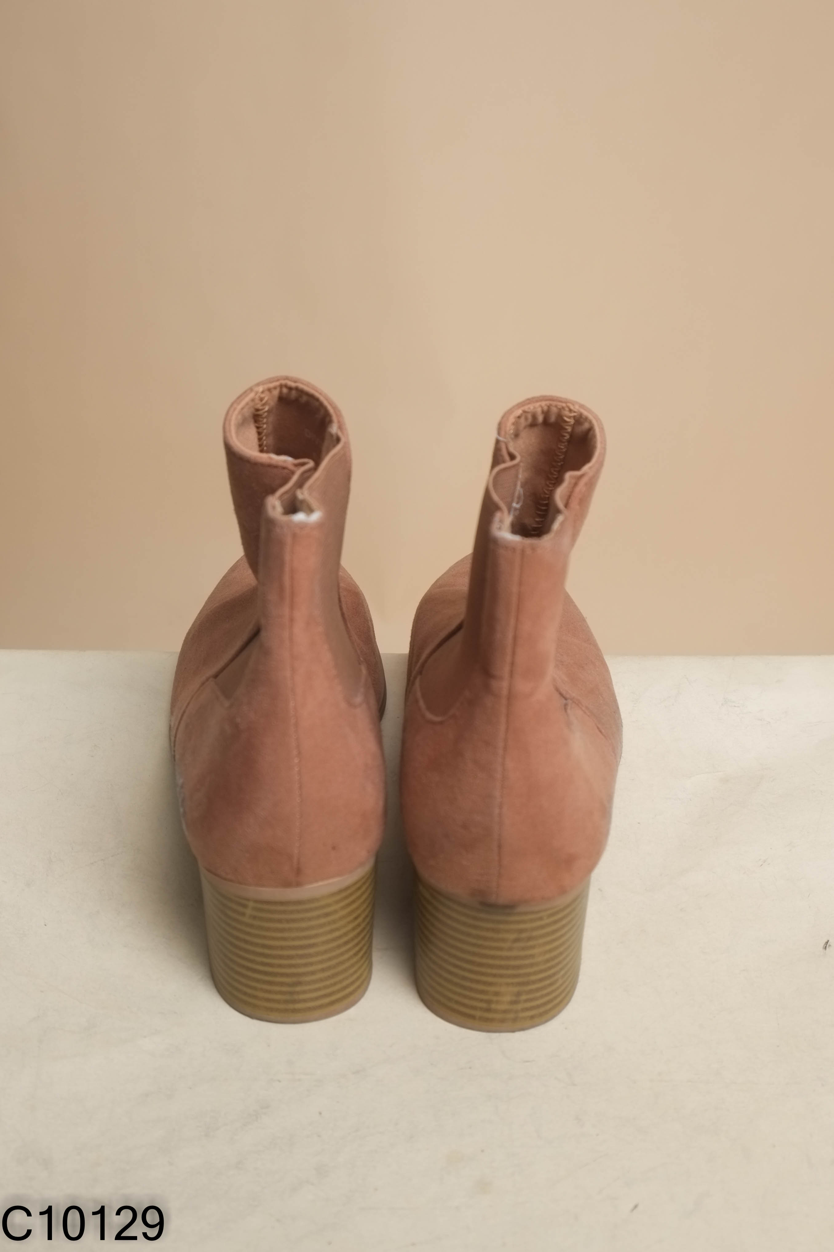Boots da lộn nâu